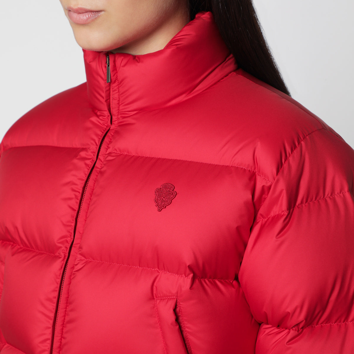 Piumino imbottito cropped con zip rosso