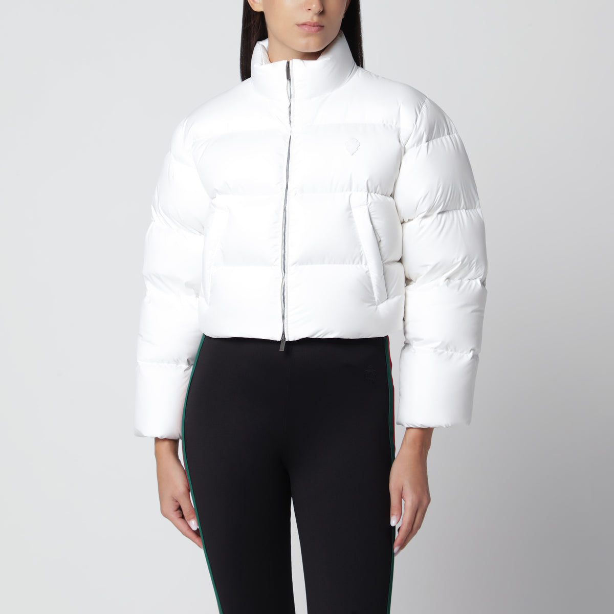 Weiße Cropped-Daunenjacke mit Reißverschluss