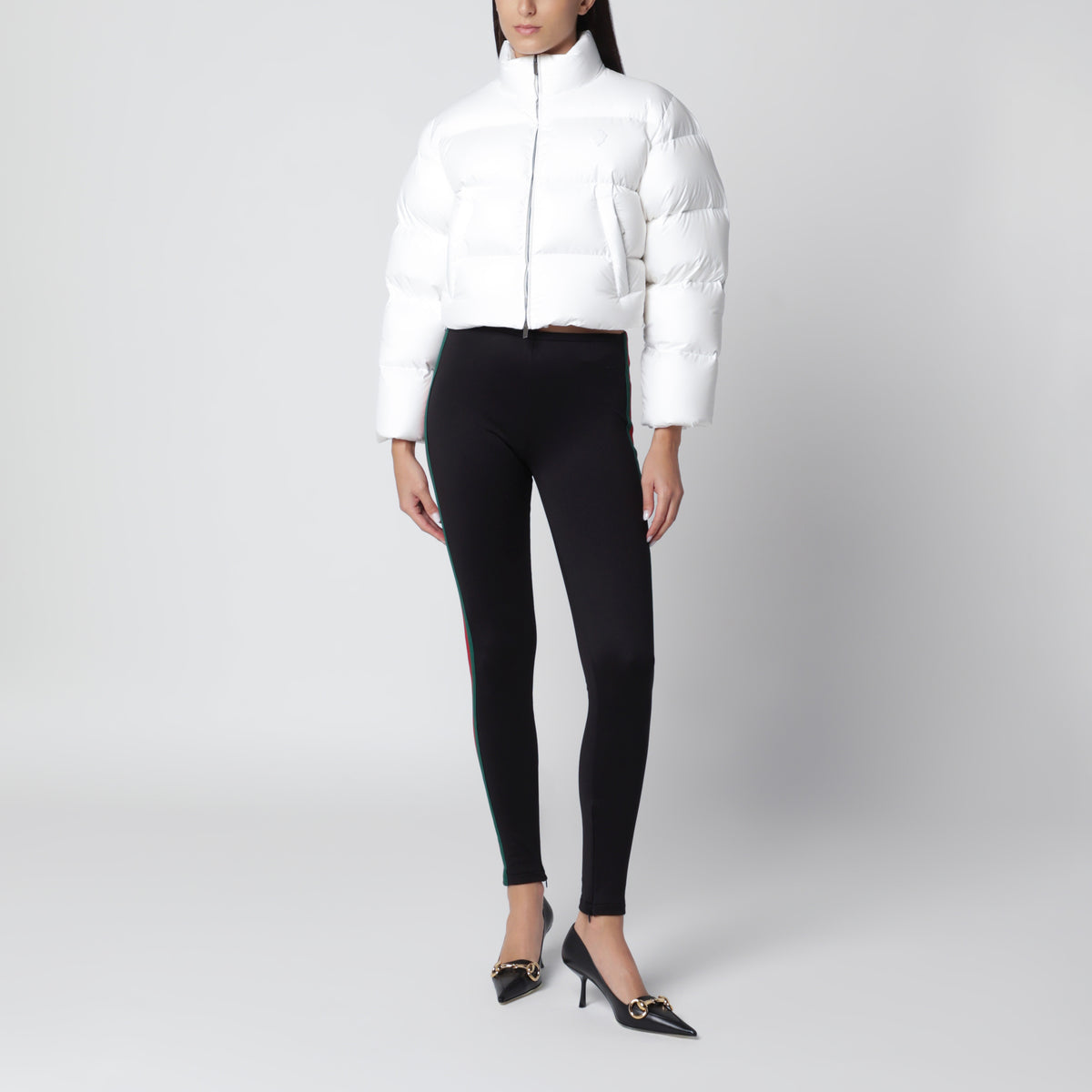 Weiße Cropped-Daunenjacke mit Reißverschluss