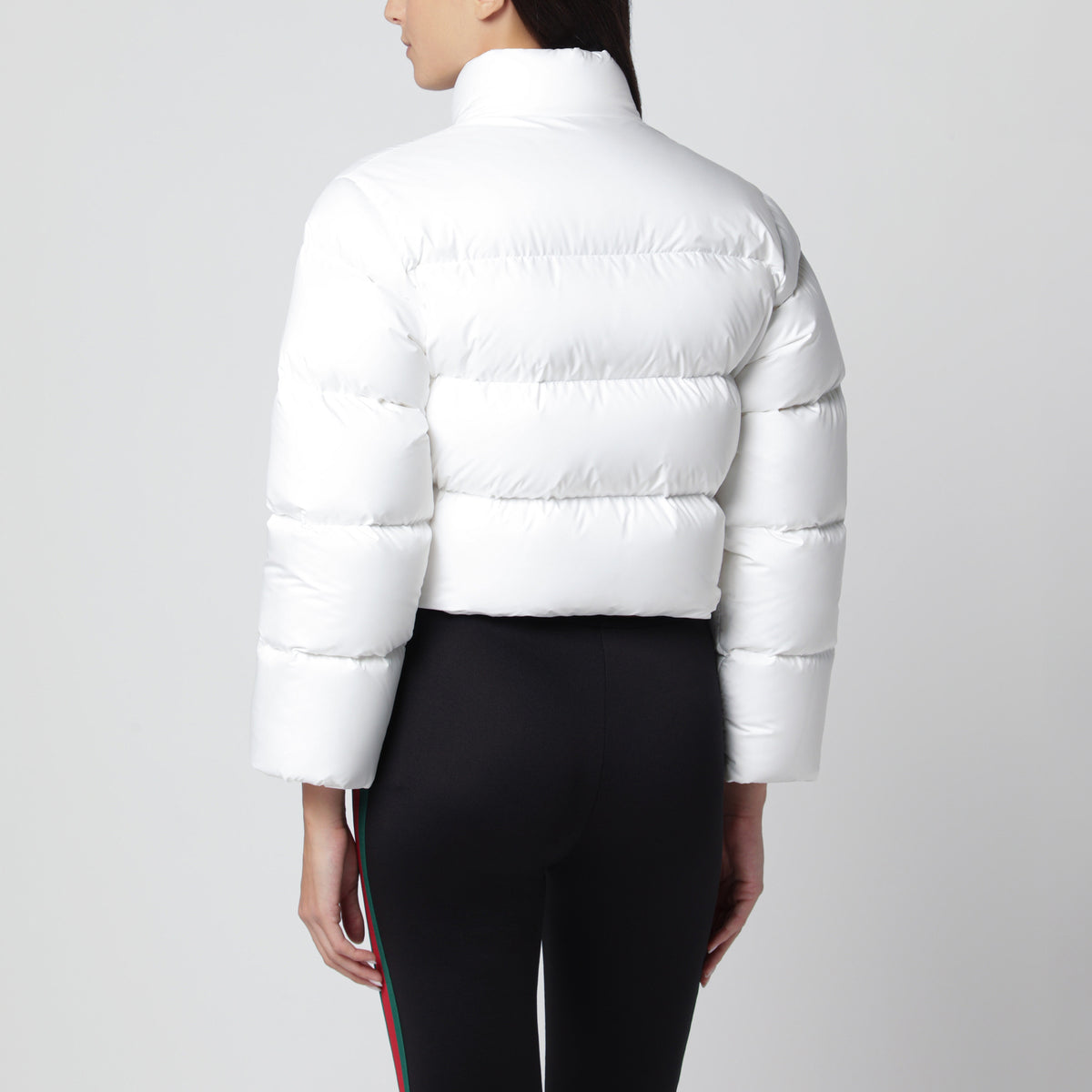 Weiße Cropped-Daunenjacke mit Reißverschluss