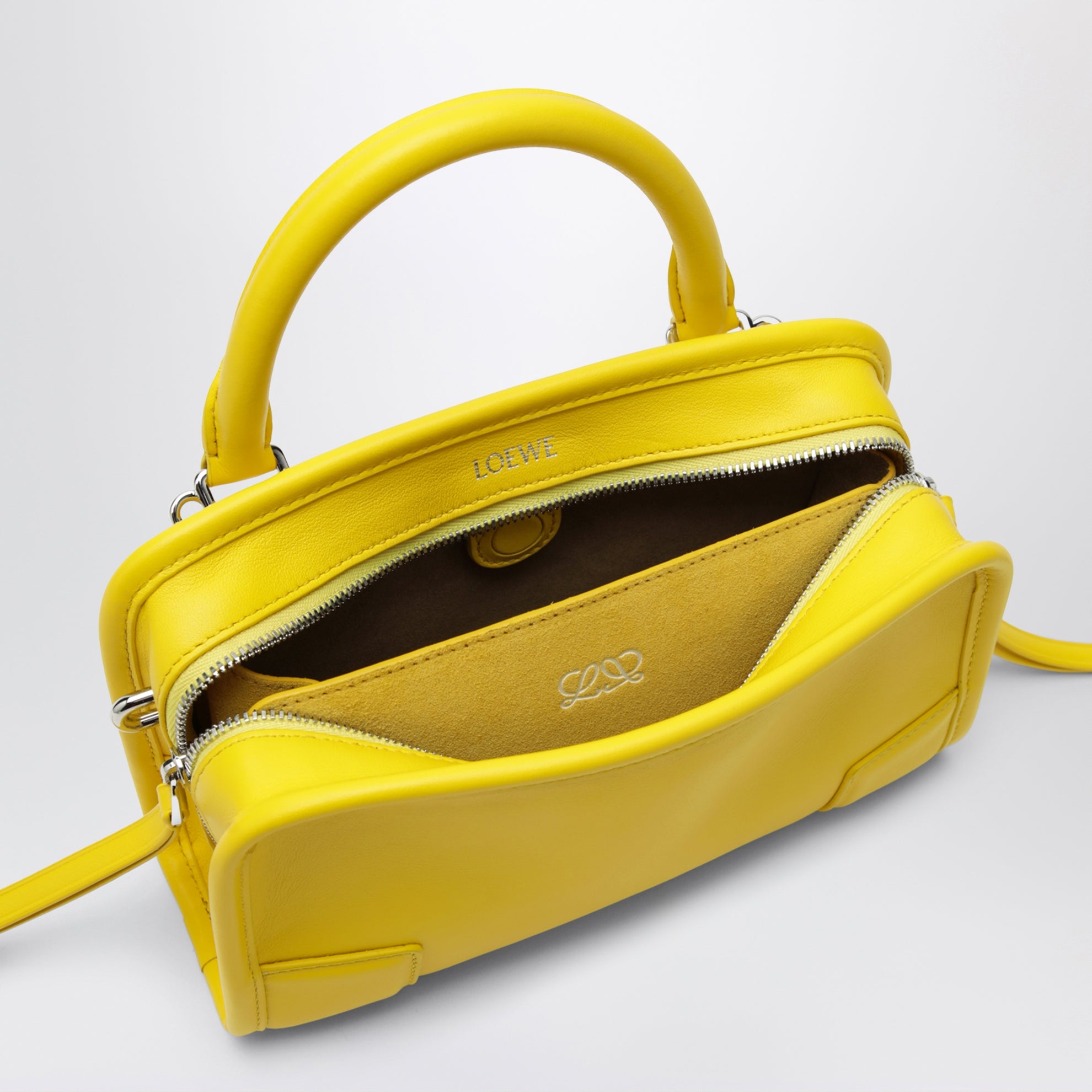Mini-Handtasche Amazona aus genarbtem Kalbsleder in Gelb