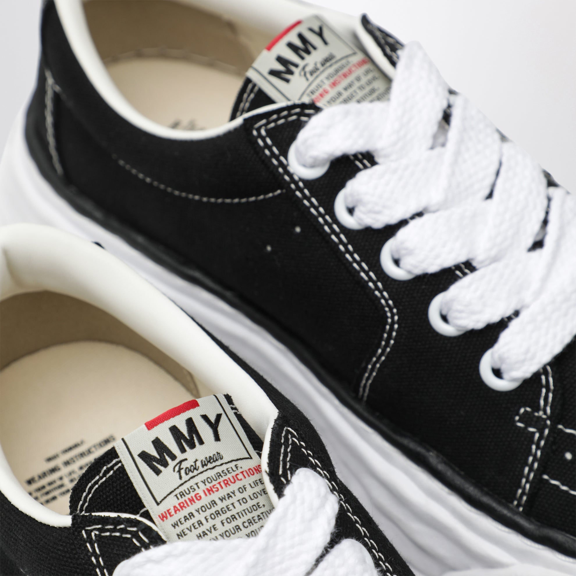 Eric sneakers in black canvas