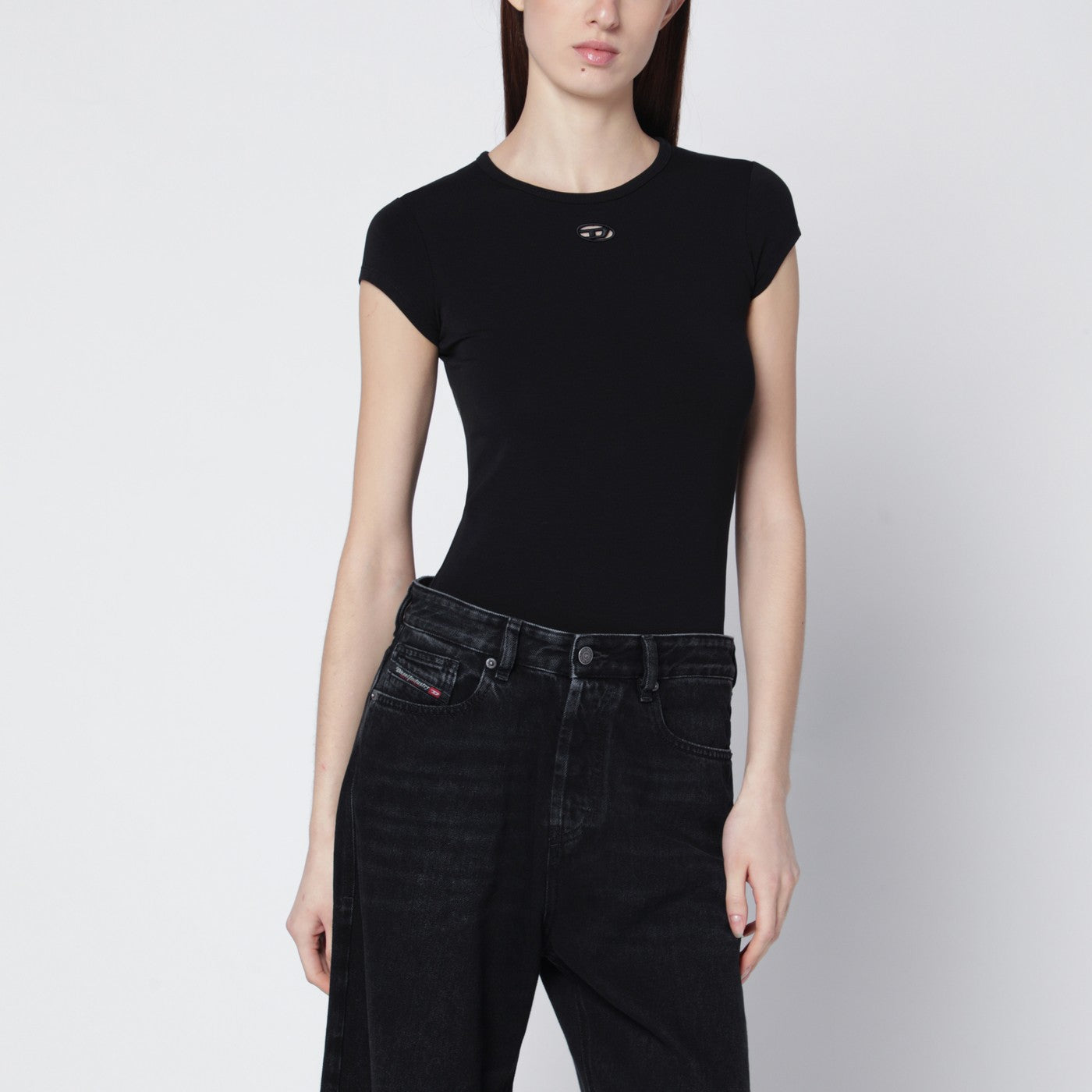 T-Angie schwarzes T-Shirt mit gelasertem Oval D