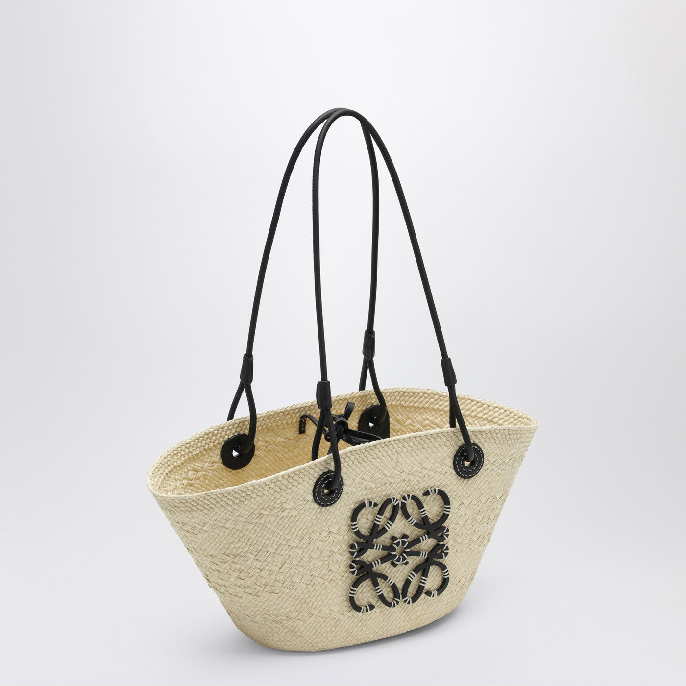 Anagram Basket small bag in Iraca palm