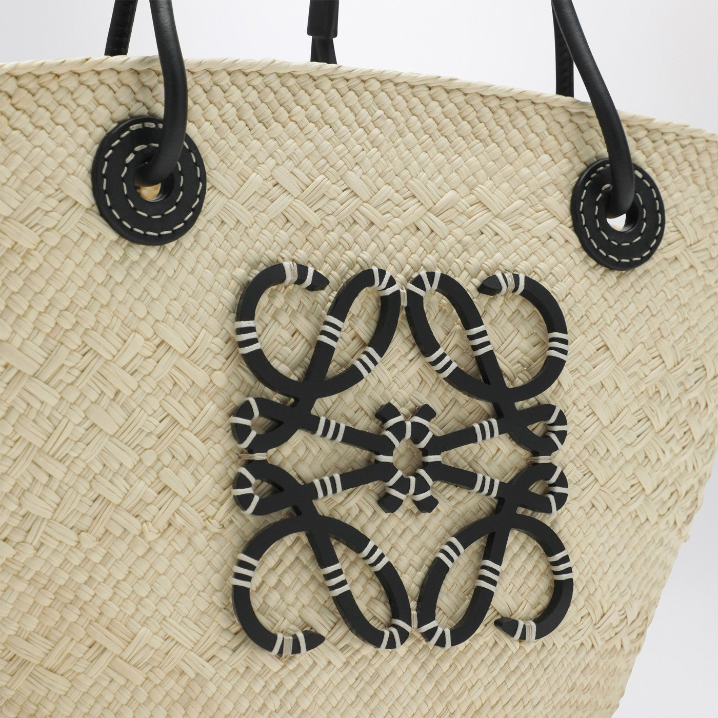 Anagram Basket small bag in Iraca palm
