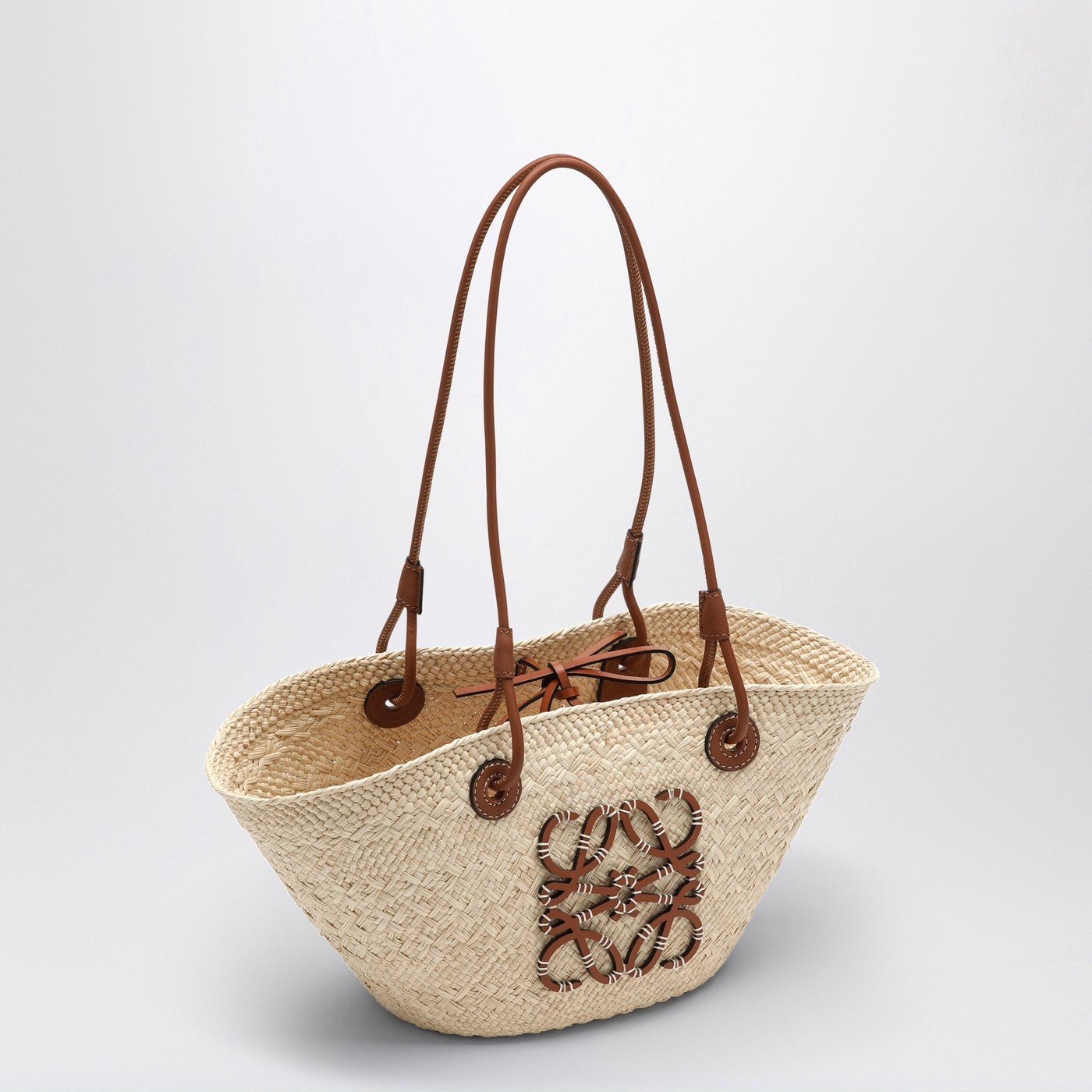 Anagram Basket small bag in Iraca palm