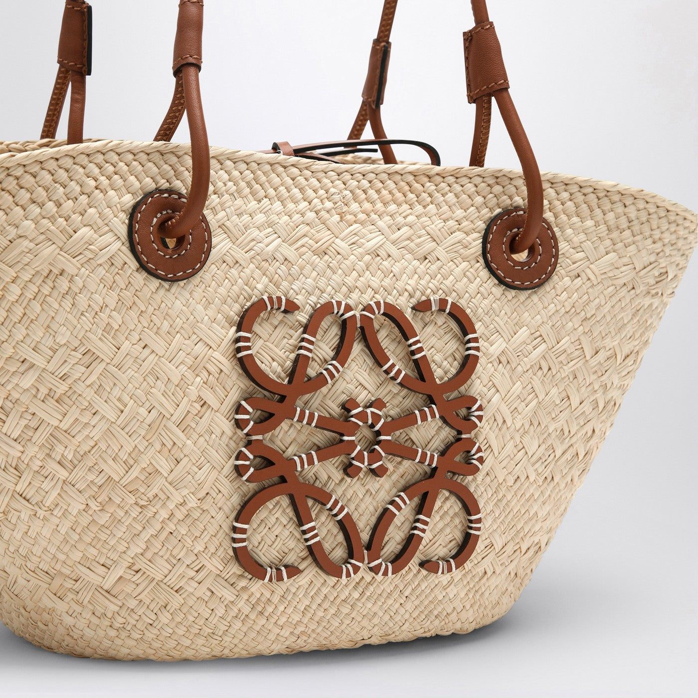 Anagram Basket small bag in Iraca palm