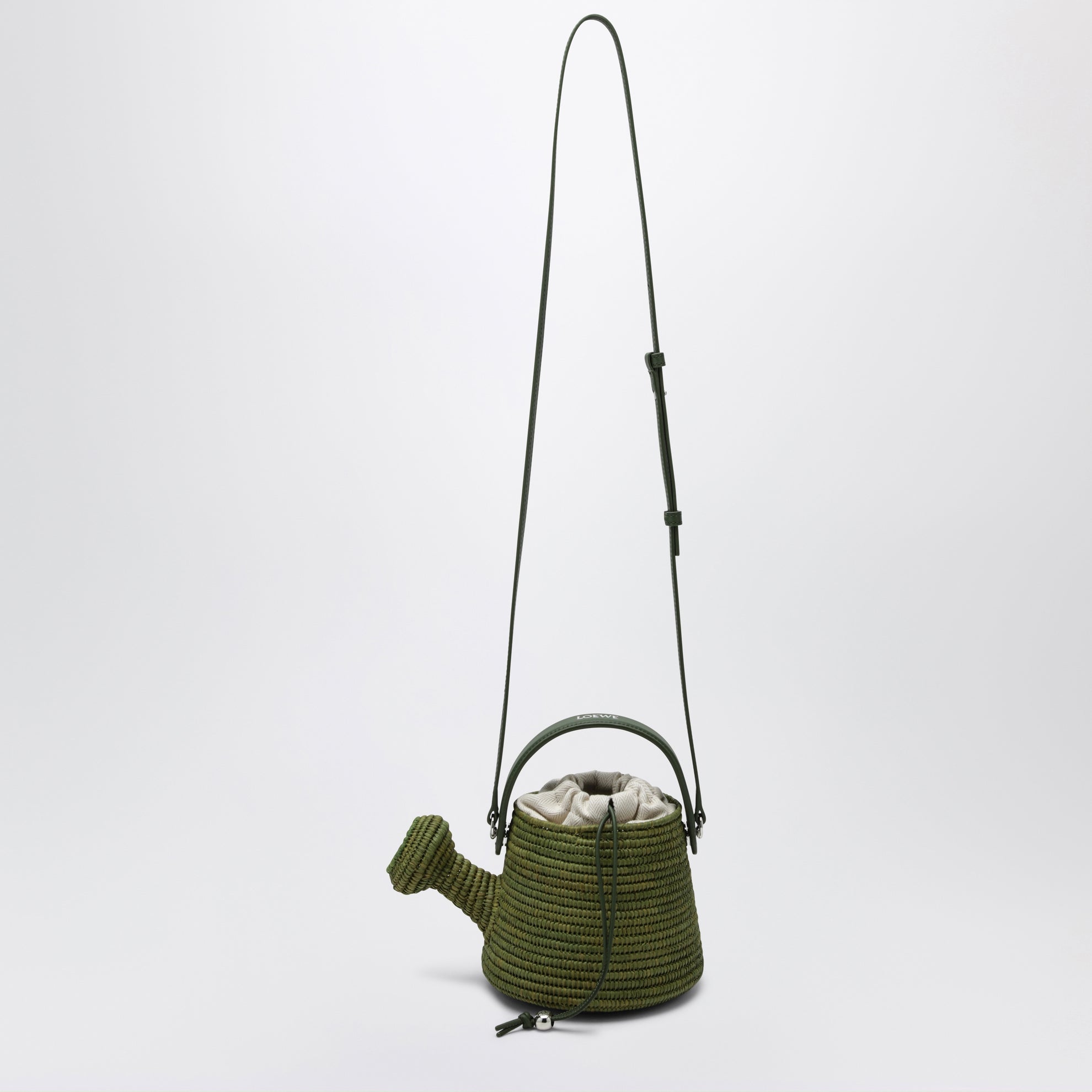Grüner Beutel aus Raffia und Kalbsleder