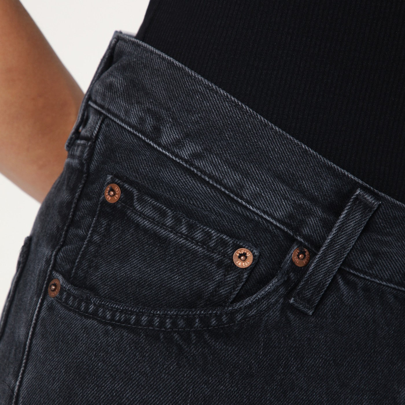 Black V-Waist Kelly jeans in recycled denim