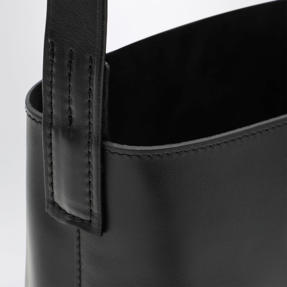 Black S shoulder bag in cow leather