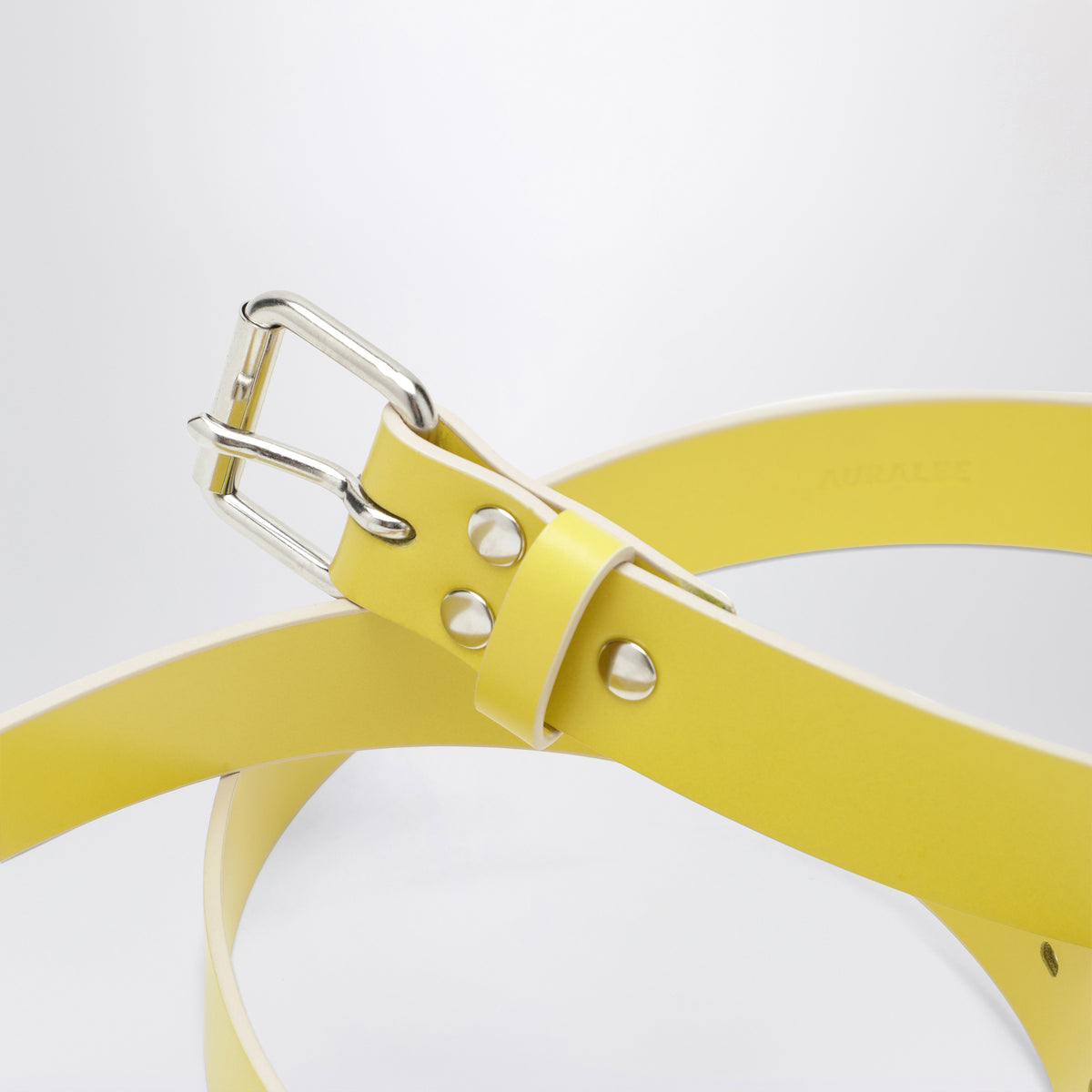 Yellow belt in shiny cowhide