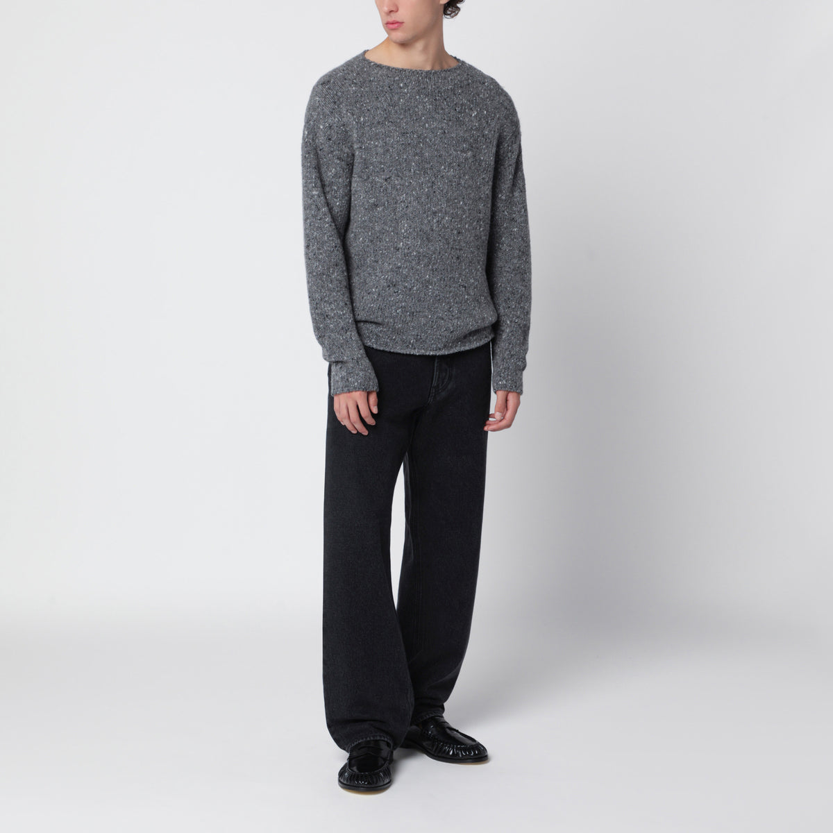 Maglia girocollo grigio antracite in lana