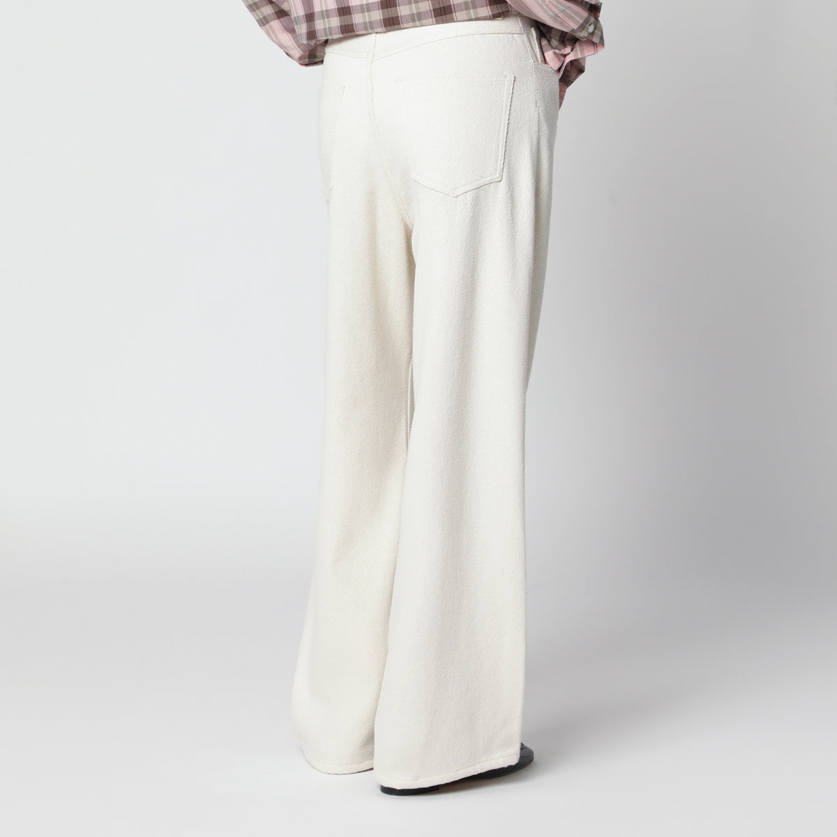 Pantaloni ampi avorio in denim di seta