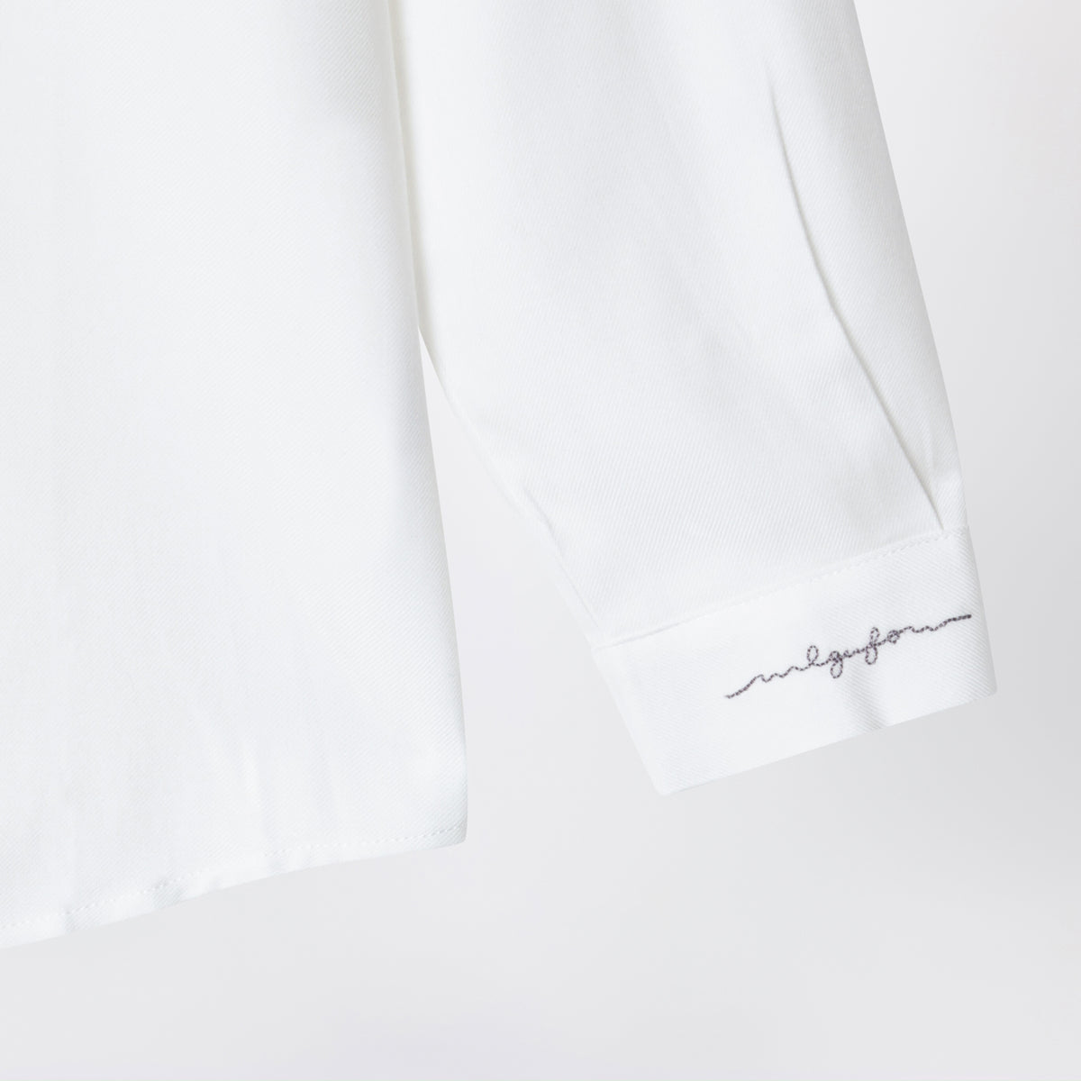 White cotton shirt with maxi bow