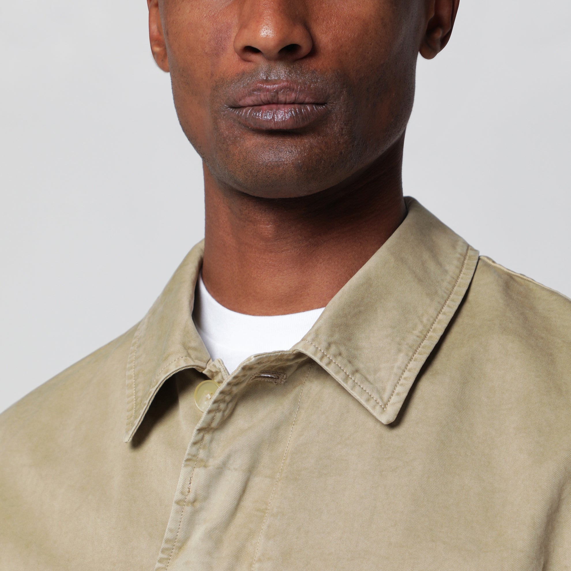 Garment-dyed Finx chino blouse in beige cotton