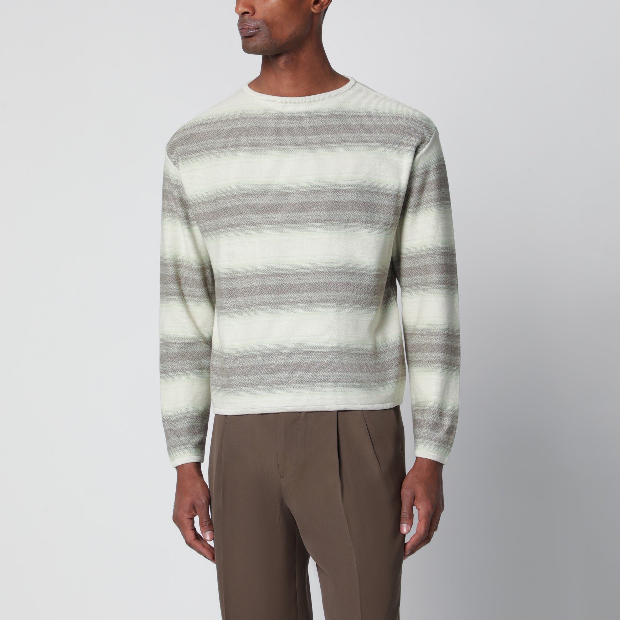 Maglia in cotone e seta grigio lime a righe