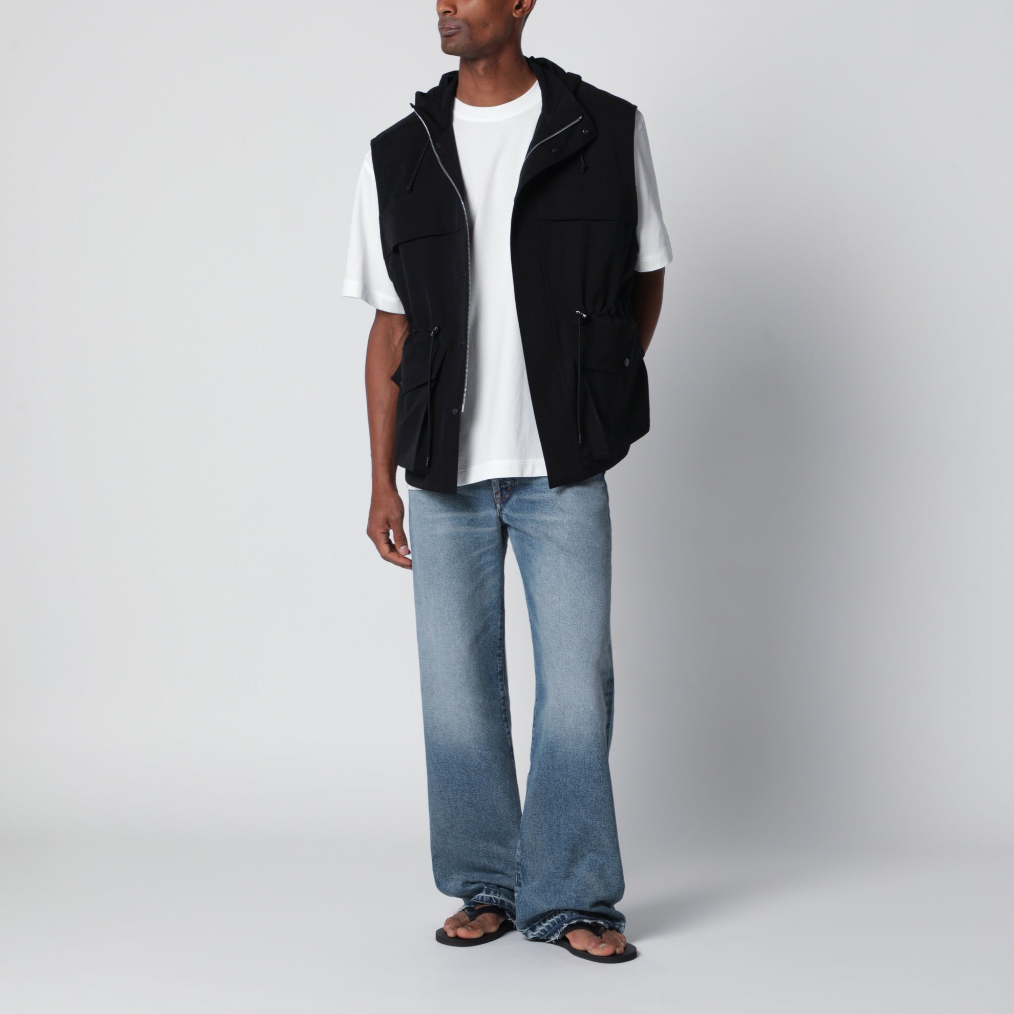 Gilet in tela di lana nero con coulisse