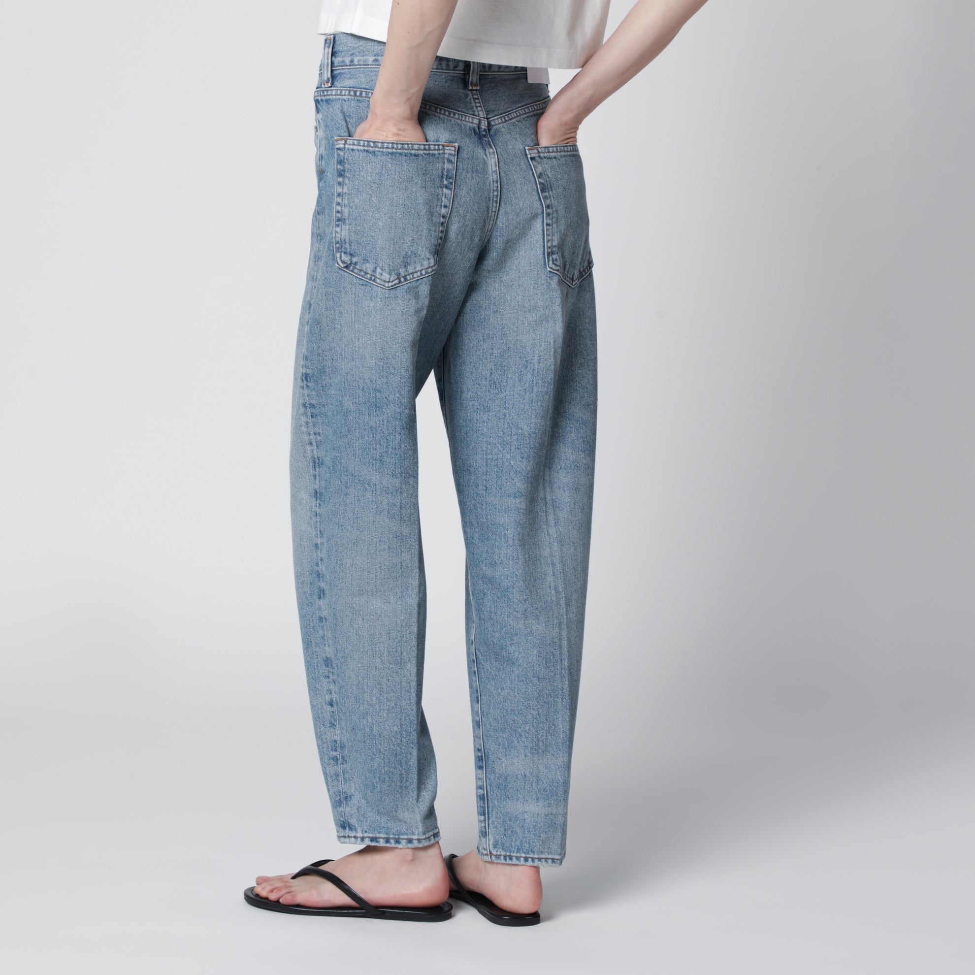 Jean années 80 à plis en denim indigo