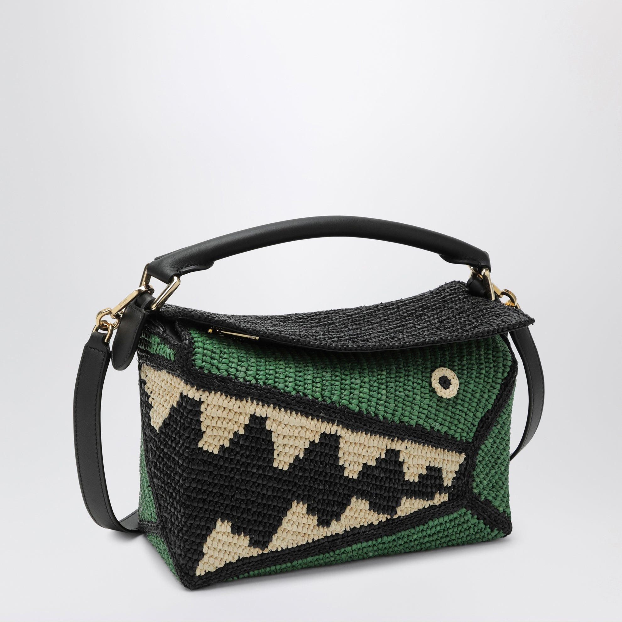Kleine Puzzle Edge Tasche aus Raffia und Kalbsleder in Schwarz/Grün