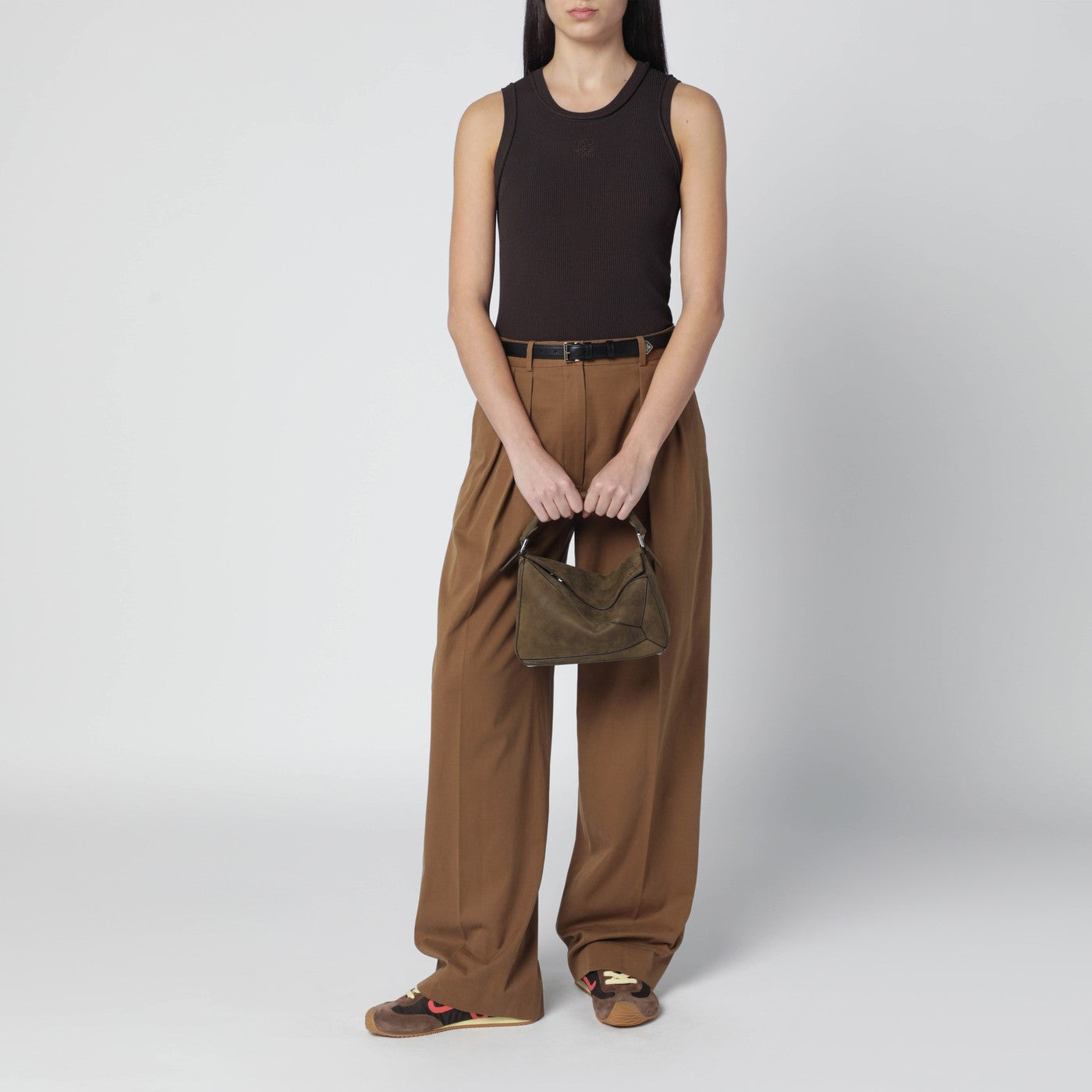 コンペイトウノミツバッグ LOEWE Small Puzzle bag in tundra color grenade nubuck leather