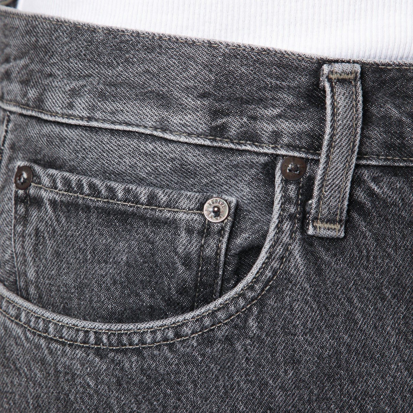 Jeans in verwaschenem Grau