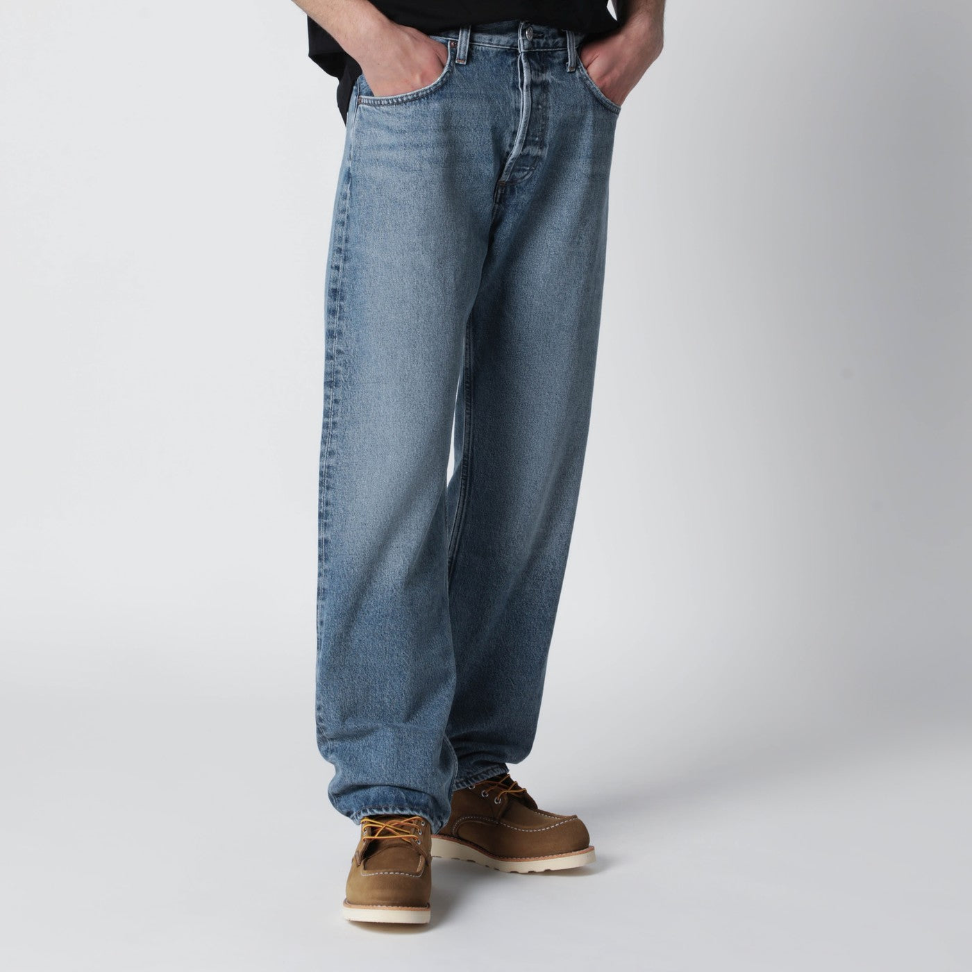 Blaue Friction Jeans aus regeneriertem Denim