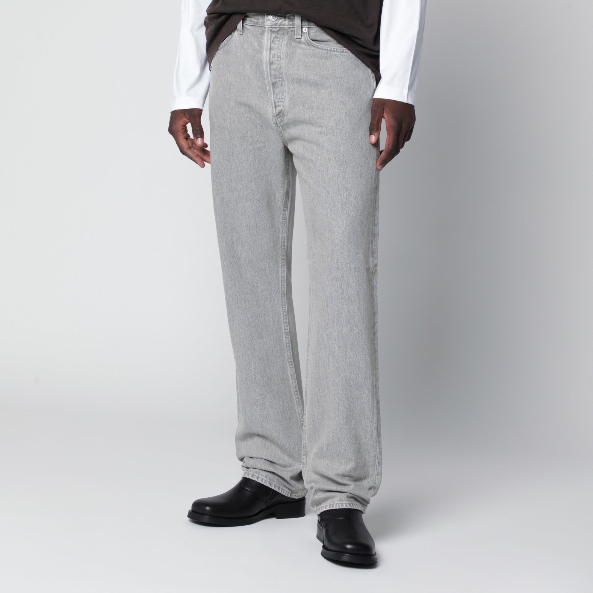 90's Jeans aus grauem Denim mit Washed-Effekt