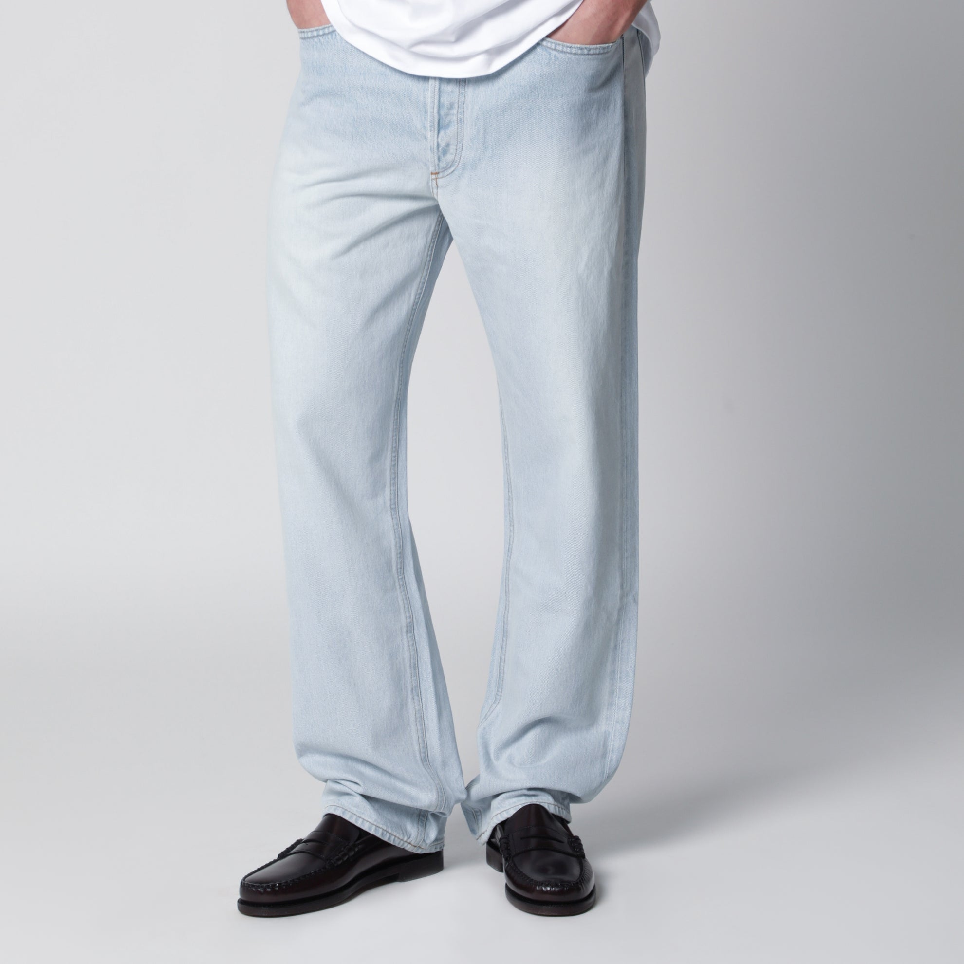 90s straight-leg mid-rise jeans in light blue denim