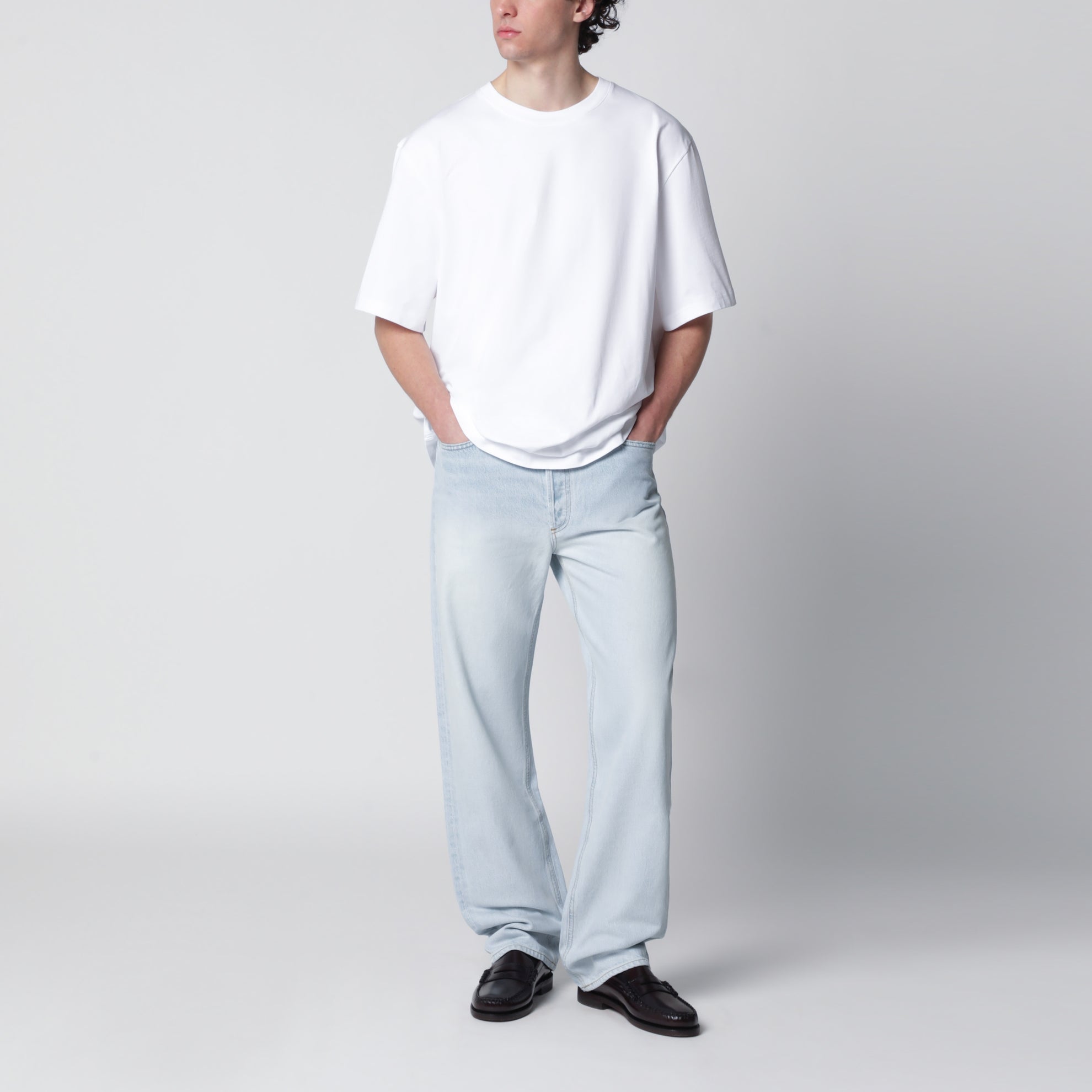 90s straight-leg mid-rise jeans in light blue denim