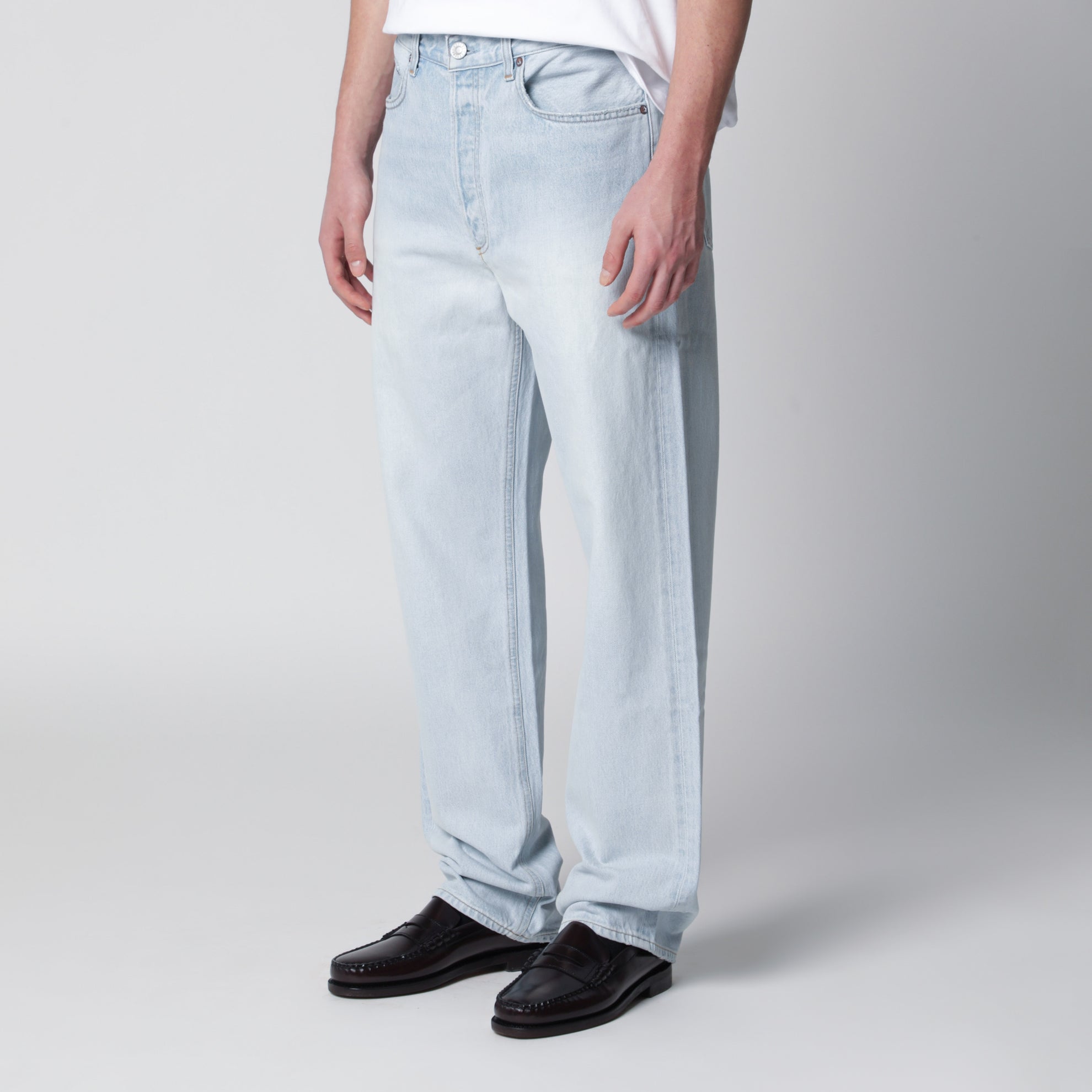90s straight-leg mid-rise jeans in light blue denim