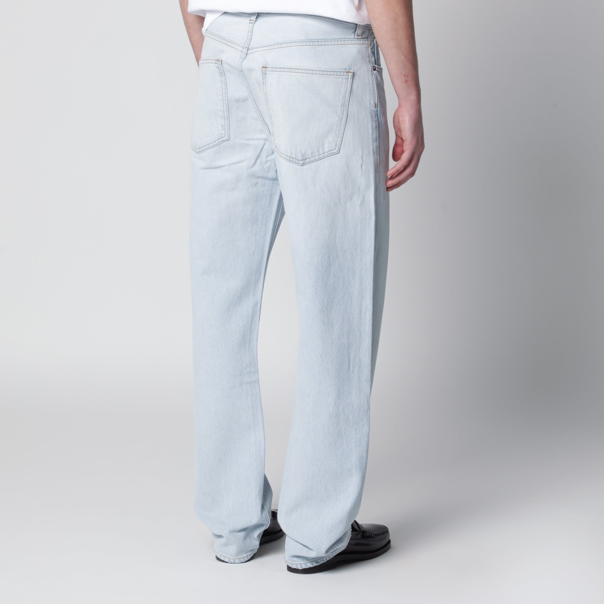 90s straight-leg mid-rise jeans in light blue denim