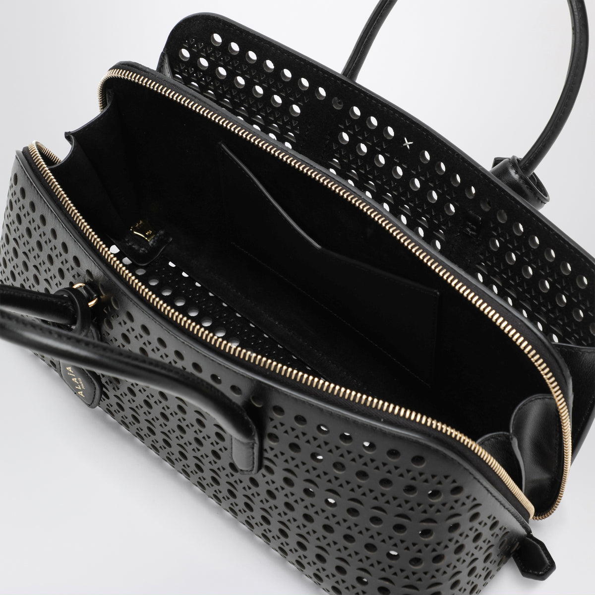 Borsa Delta piccola nera in pelle di vitello