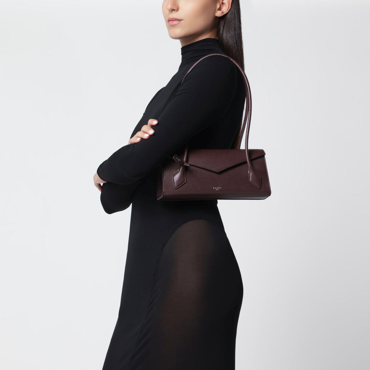 Le Teckel Small Tasche aus granatrotem Leder