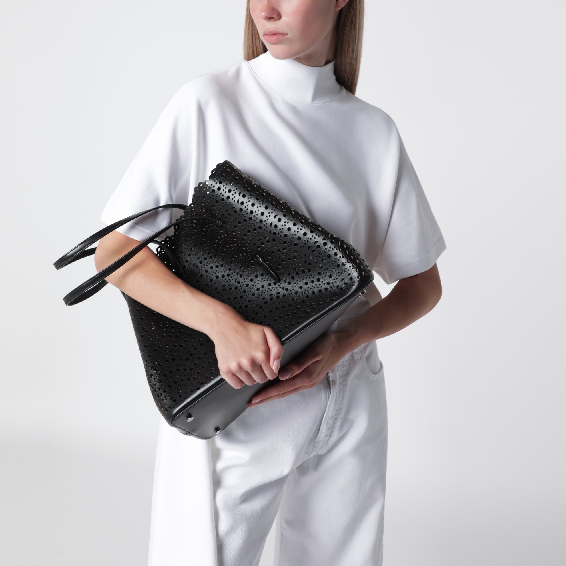 Sac cabas Mina 37 en cuir de veau noir