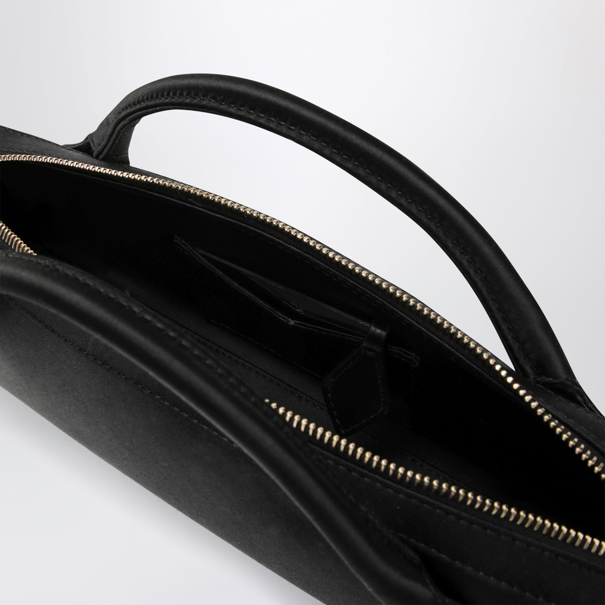 Pochette Le Teckel in raso di seta nera