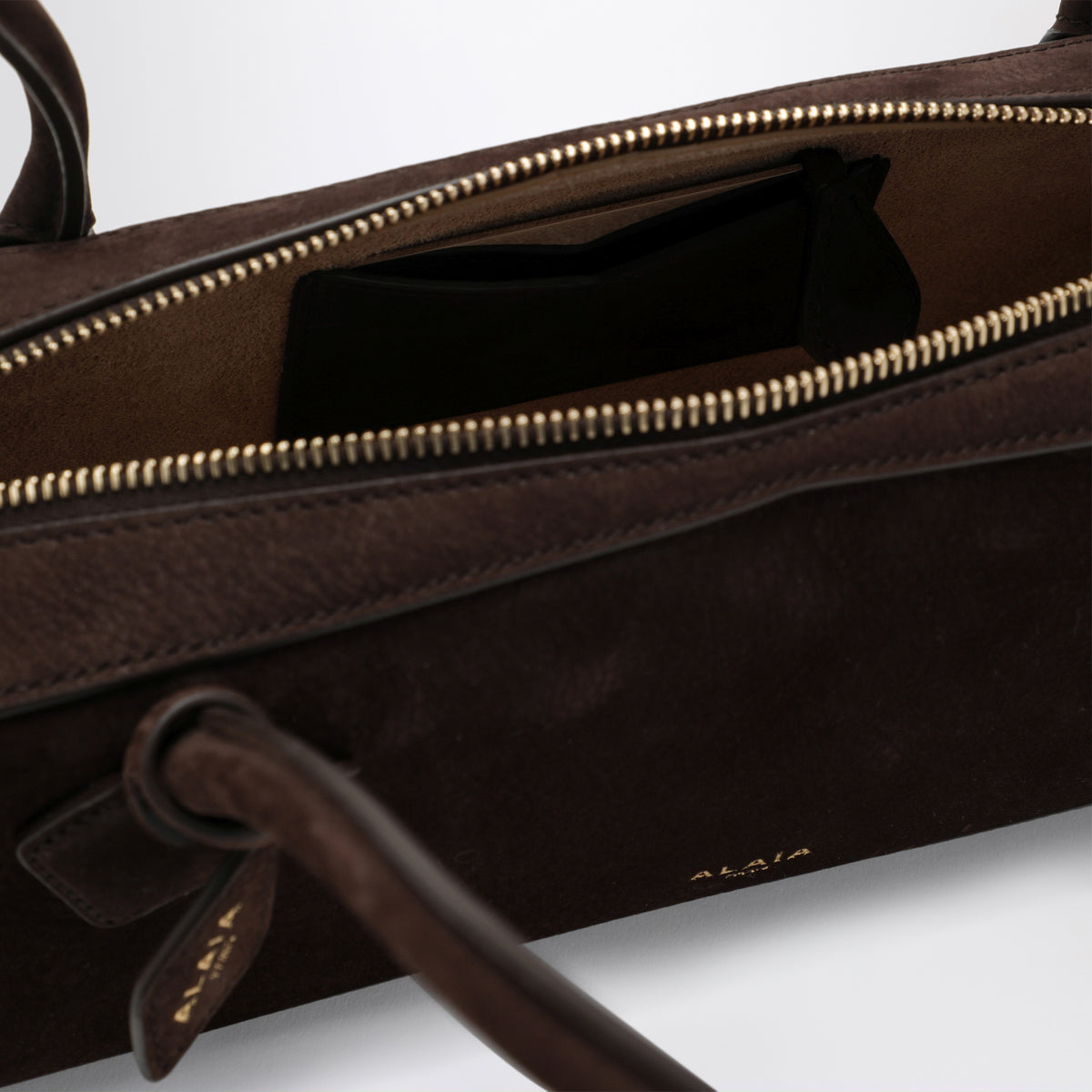 Le Teckel-Tasche in mittlerer Größe aus dunkelbraunem Nubukleder