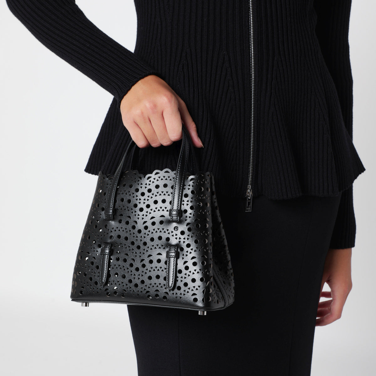 Borsa Mina 20 nera in pelle di vitello