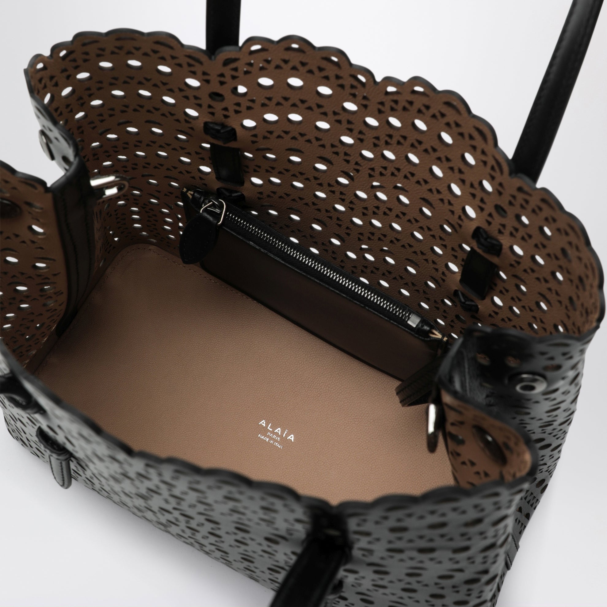 Mina 25 black wavy Vienne calfskin leather bag