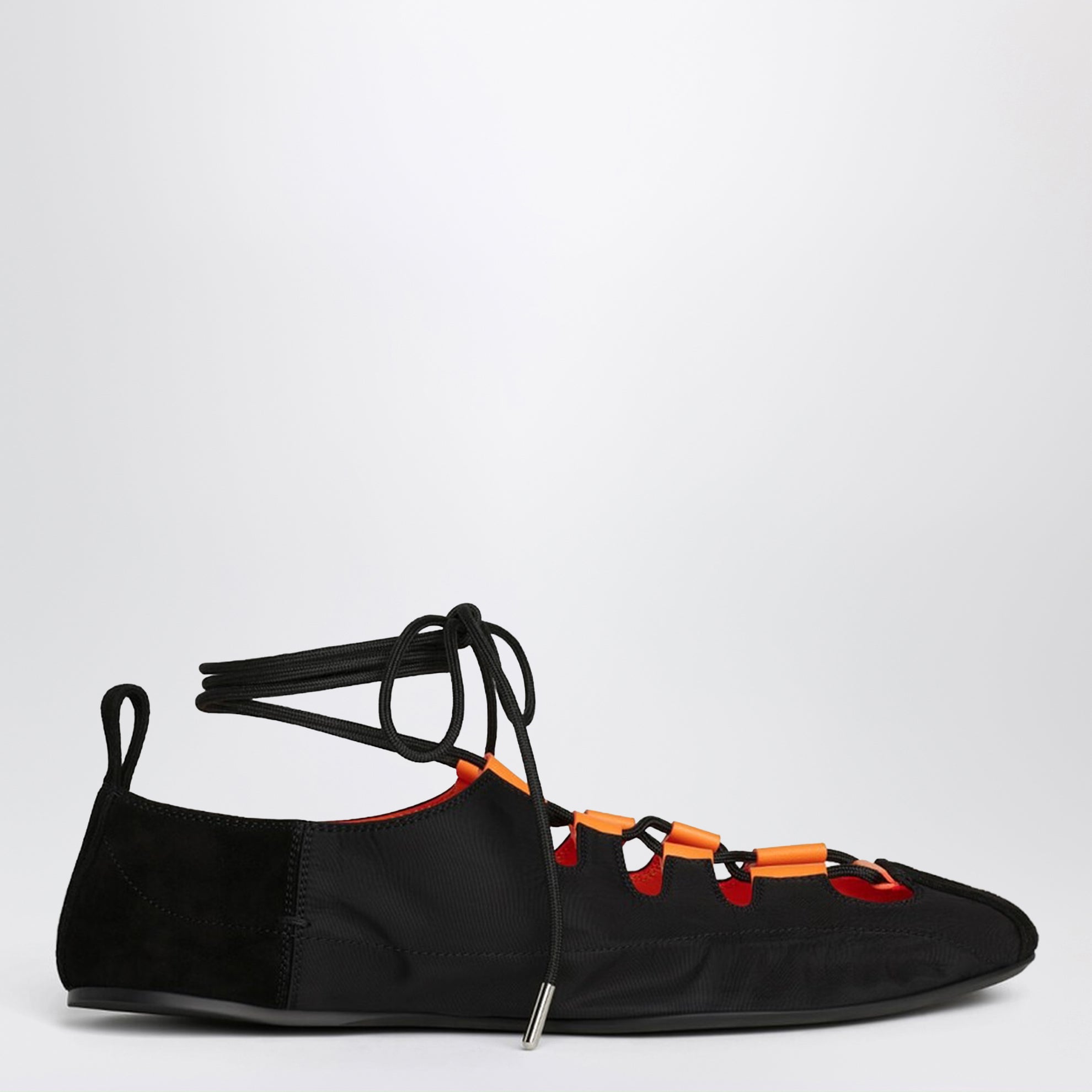 Ballerine stringate pieghevoli in nylon e suede nere