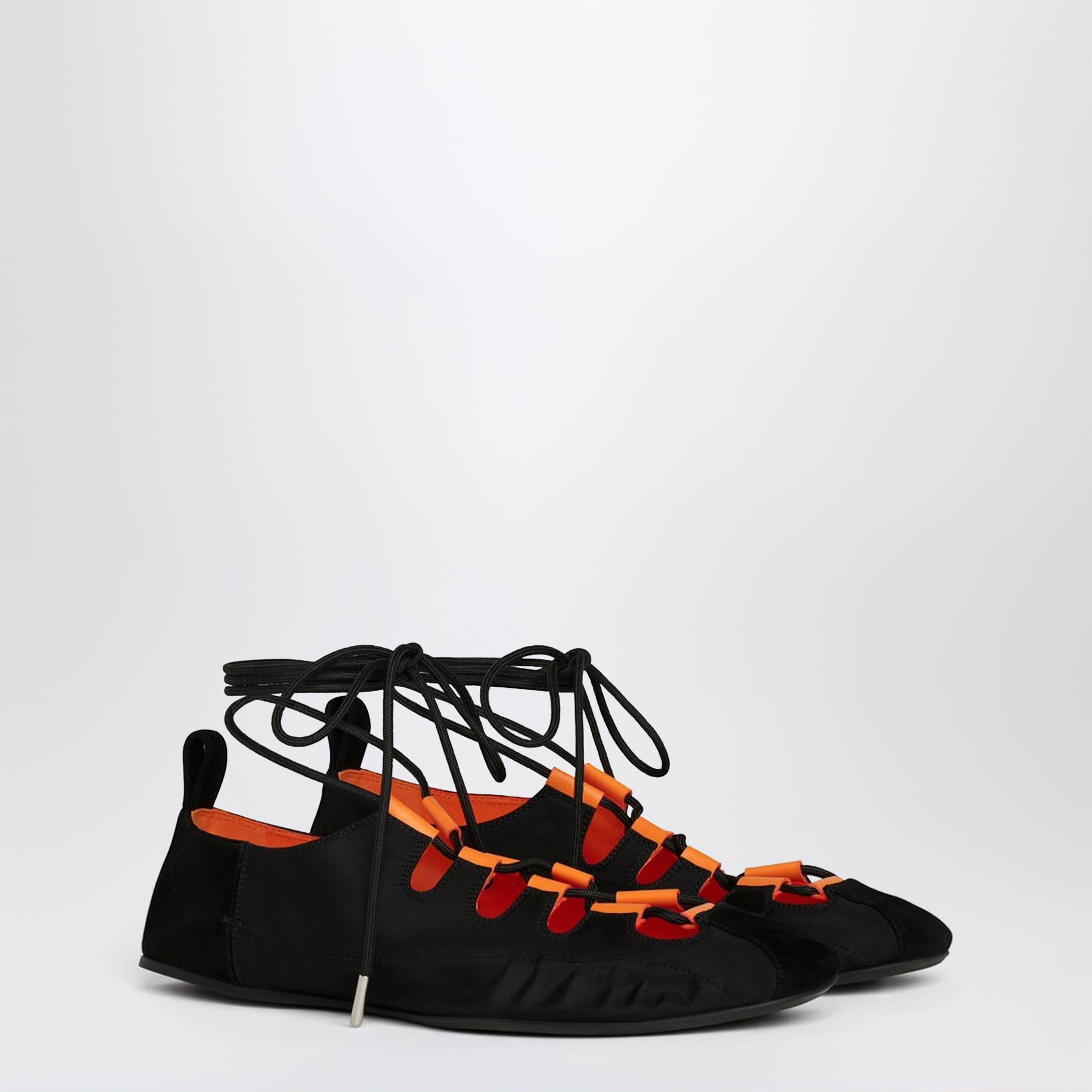 Ballerine stringate pieghevoli in nylon e suede nere