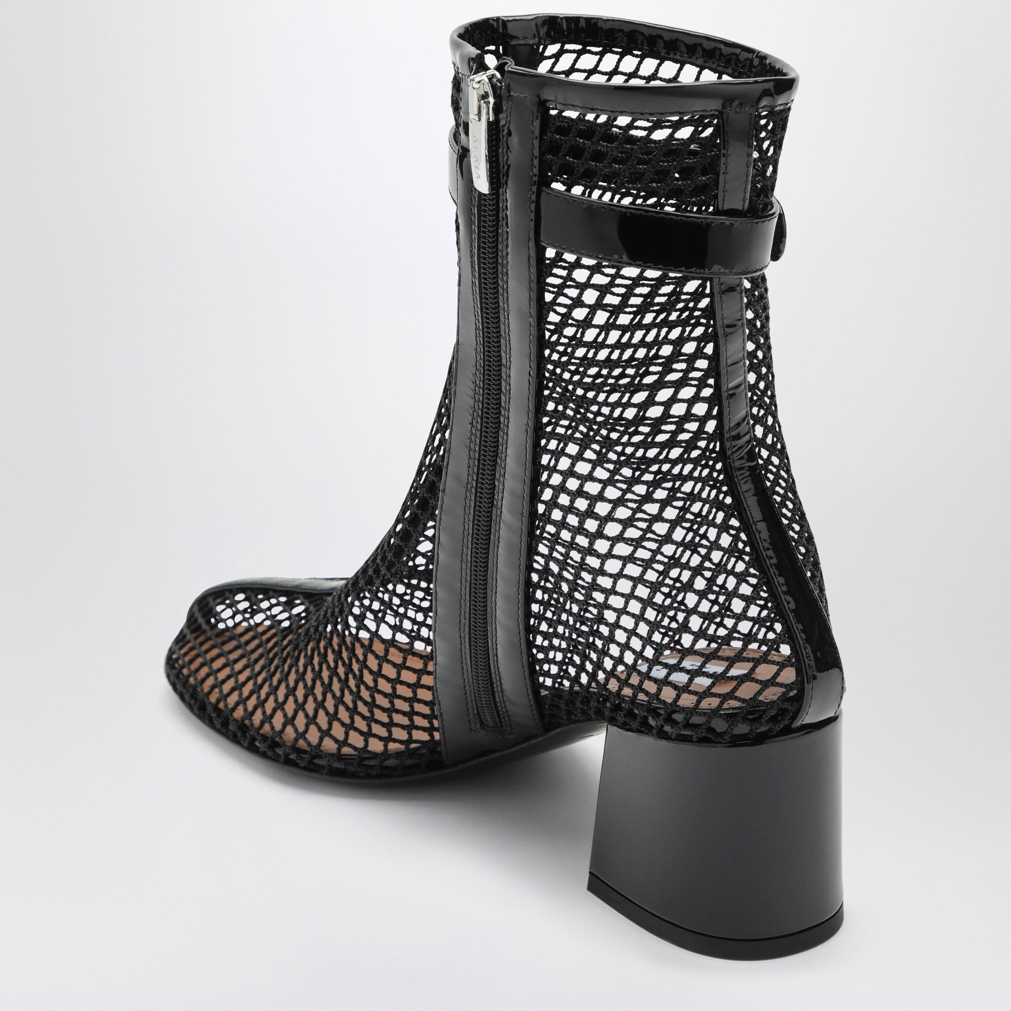 55 Stiefel aus Mesh in Schwarz