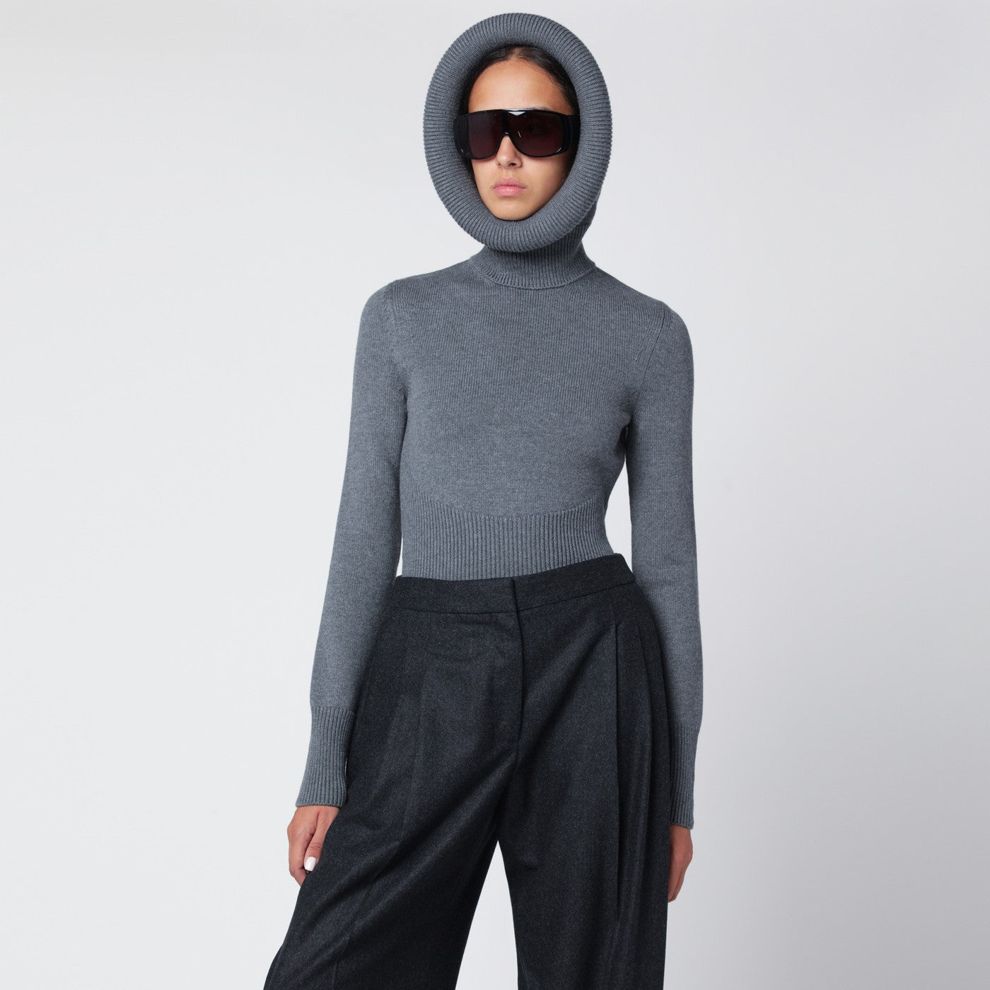 Maglione con cappuccio grigio in lana