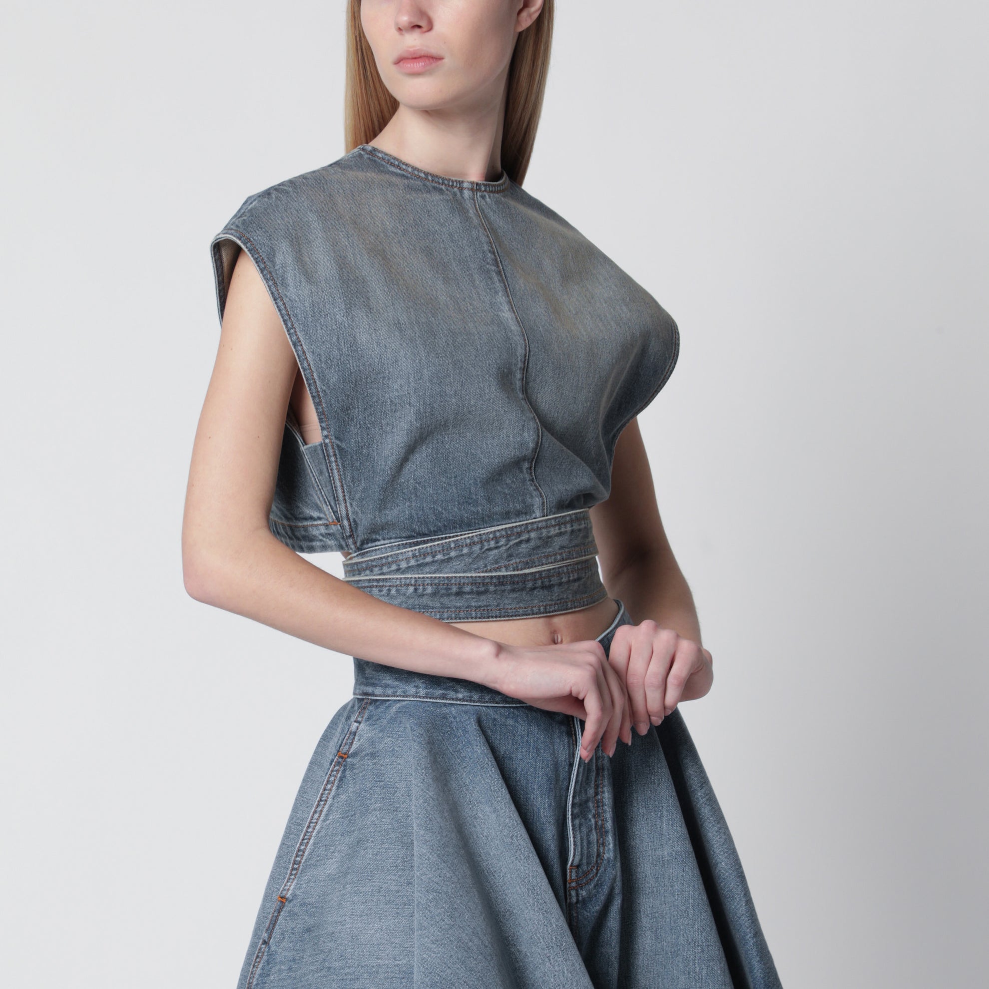 Top mit integriertem Gürtel aus Denim in Blau