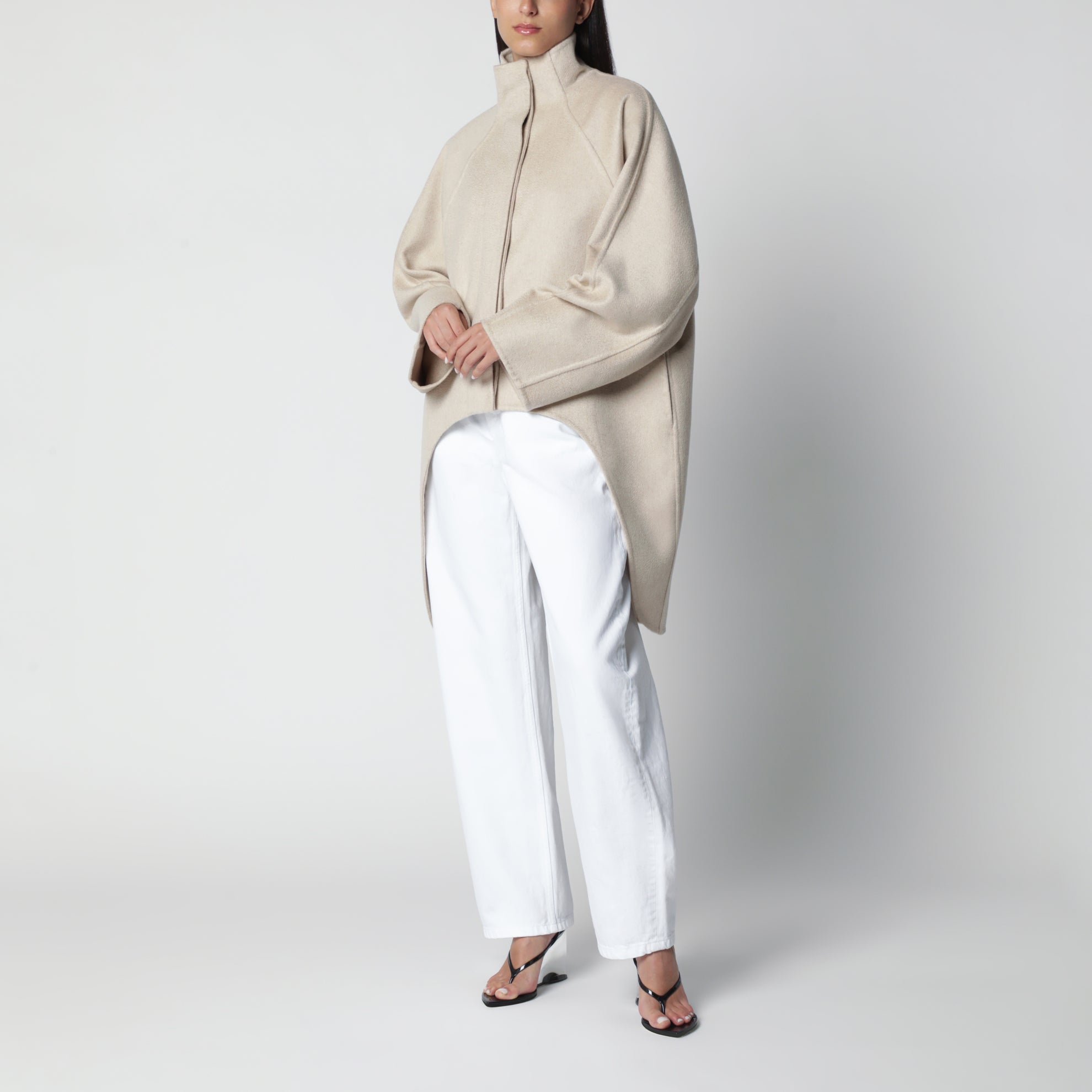 Cappotto asimmetrico in cashmere beige