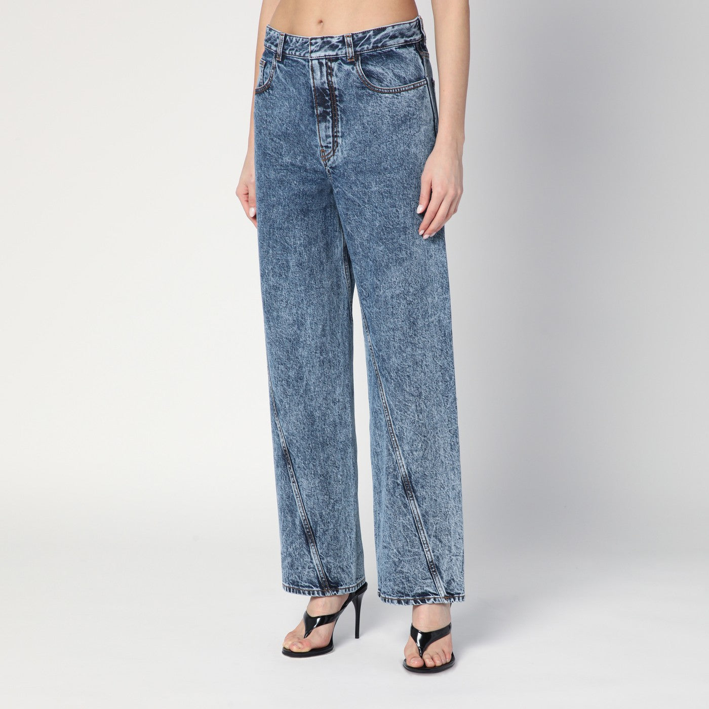 Jeans ritorti in denim stonewashed