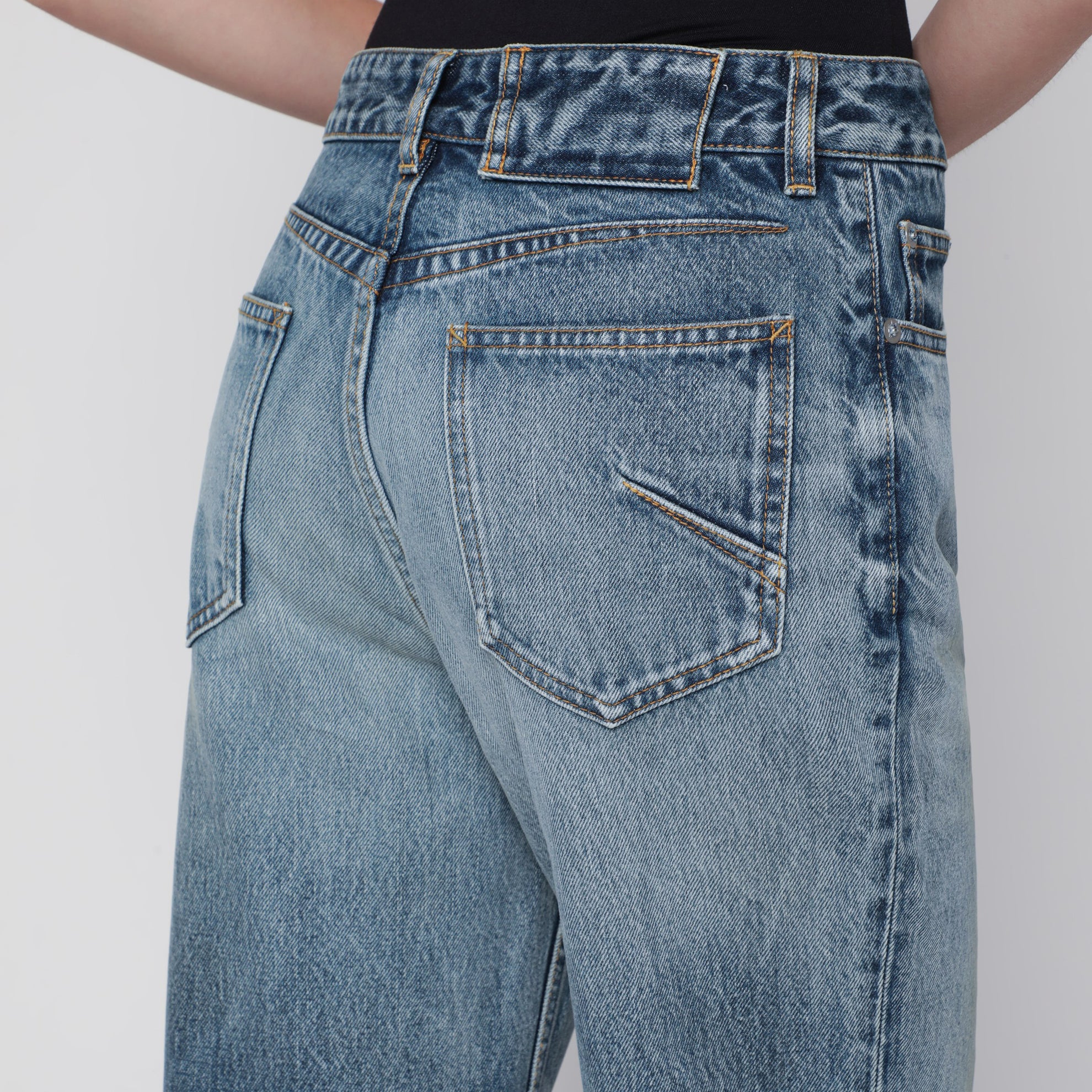 Jean évasé en denim délavé clair