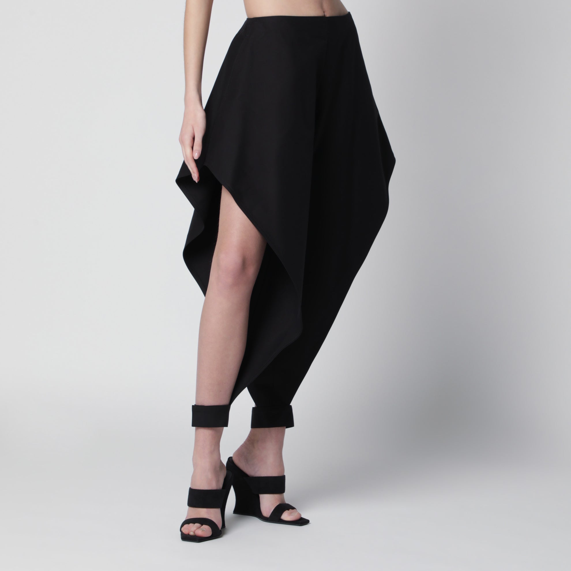 Mid-rise tapered cotton gabardine pants in black
