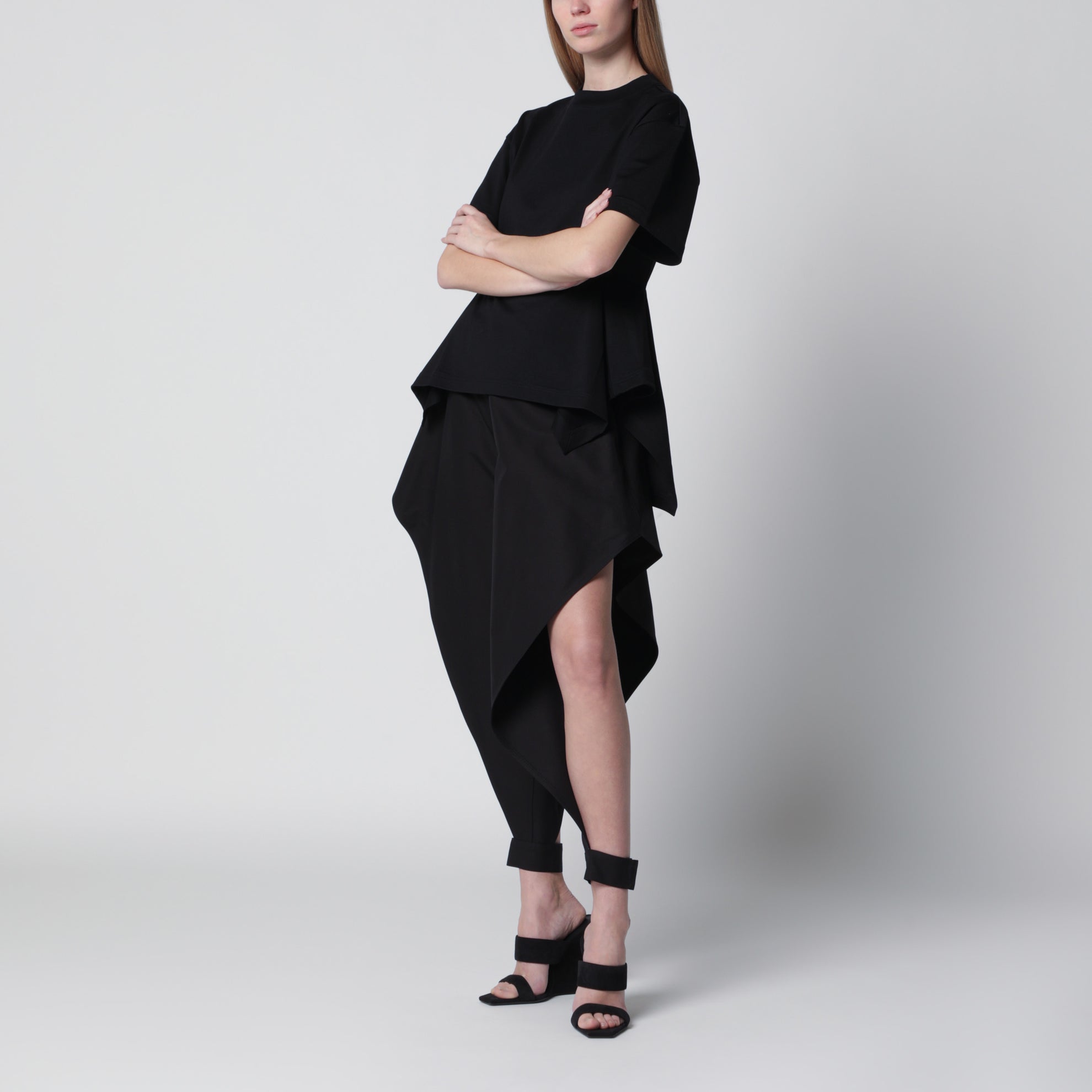 Mid-rise tapered cotton gabardine pants in black
