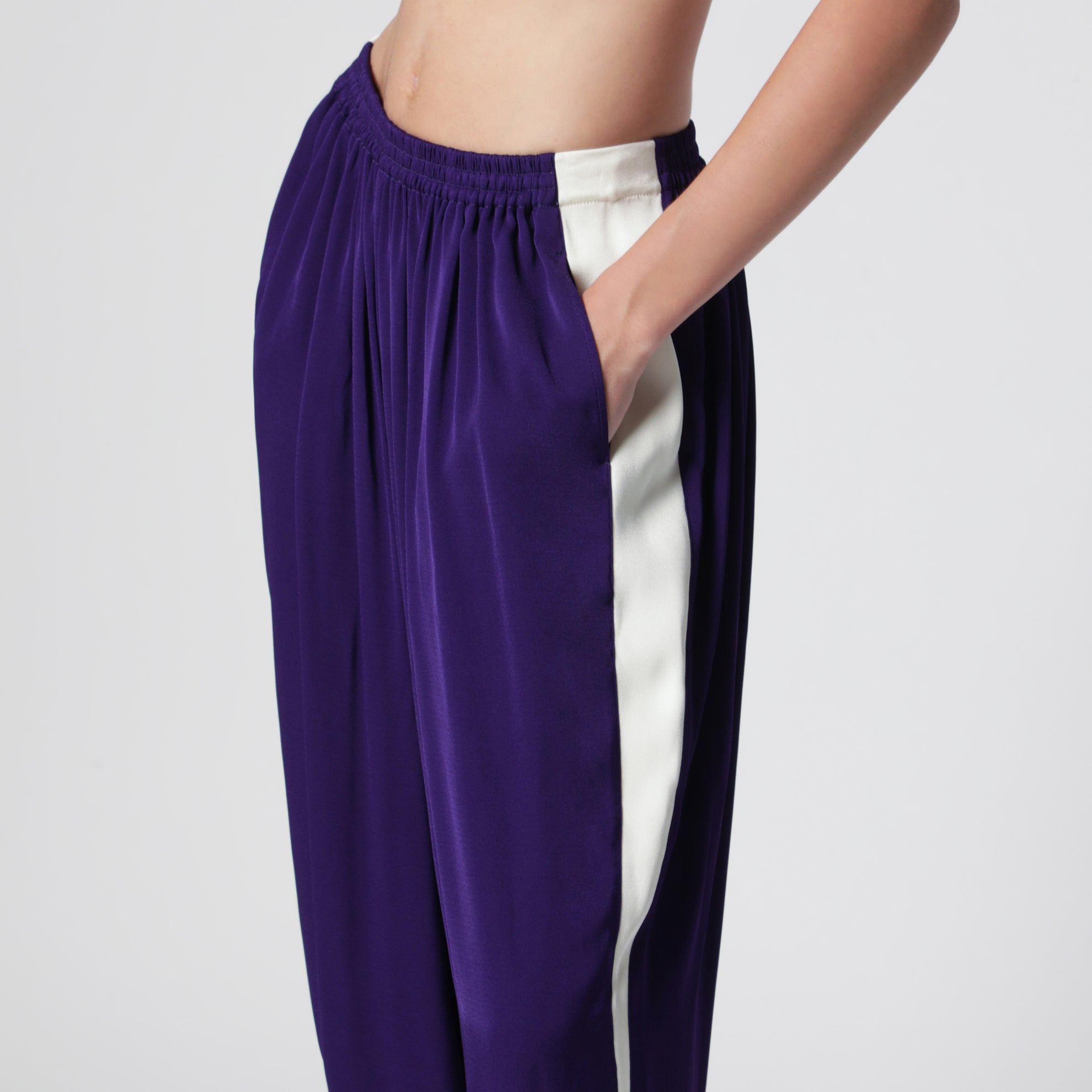 Pantalon droit en cady de viscose violet