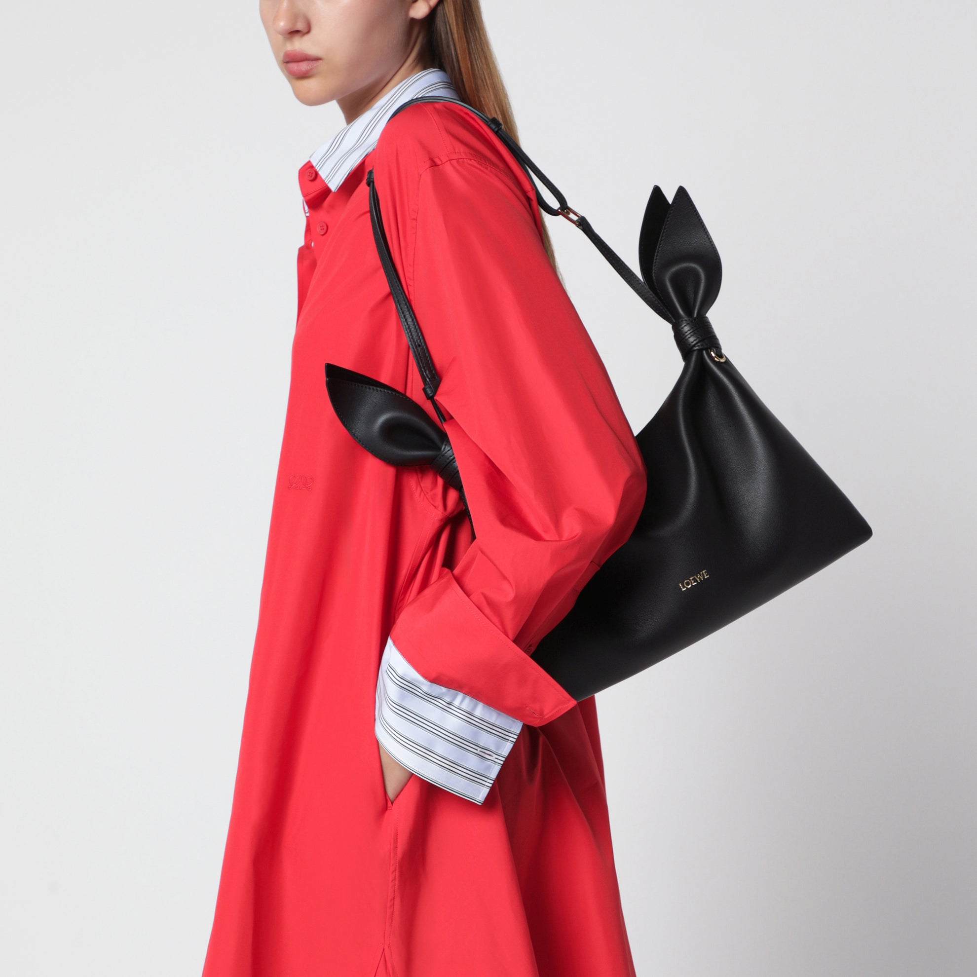 Sac Scarf format moyen en cuir noir